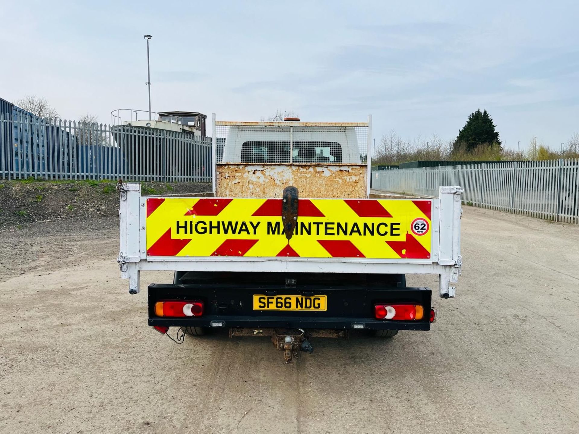 ** ON SALE ** Renault Master 2.3 TCI 125 Business Crewcab 3.5T Tipper 2016 '66 Reg'-Tow Bar-No VAT - Image 9 of 36