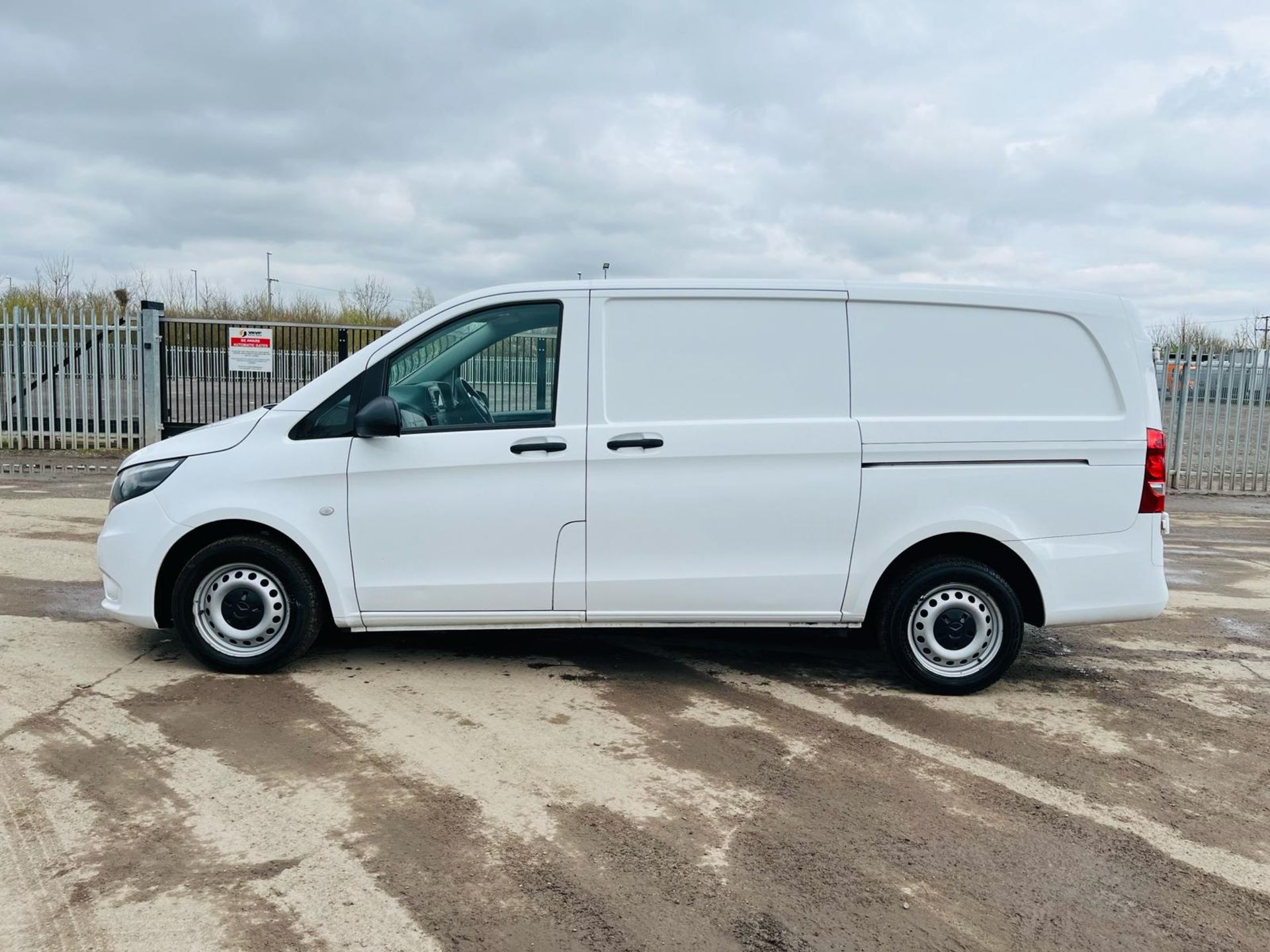 ** ON SALE ** Mercedes-Benz Vito 114 CDI Progressive L2 2020'70 Reg'- Start/Stop - ULEZ Compliant - Image 4 of 30