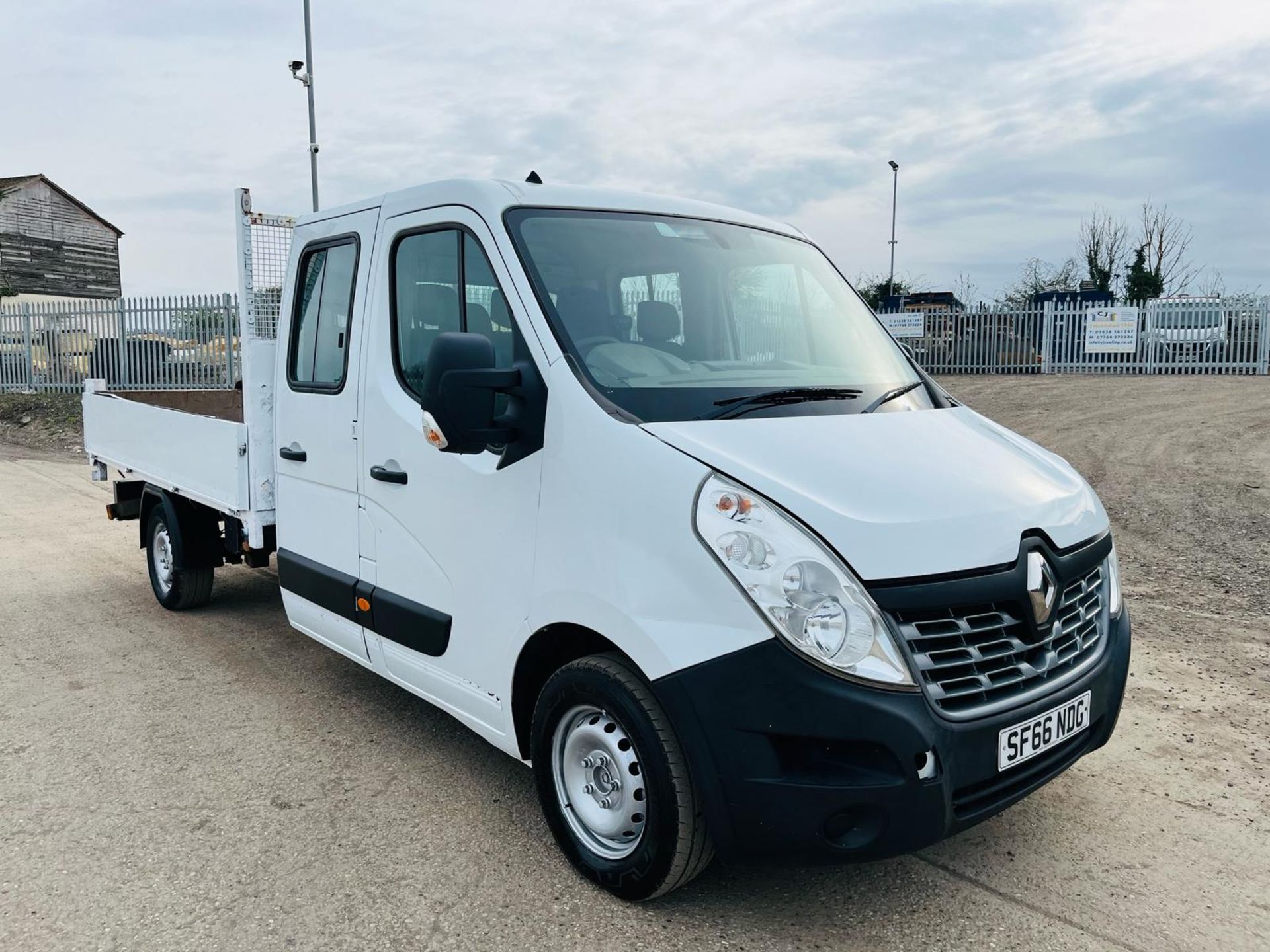 ** ON SALE ** Renault Master 2.3 TCI 125 Business Crewcab 3.5T Tipper 2016 '66 Reg'-Tow Bar-No VAT - Image 2 of 36