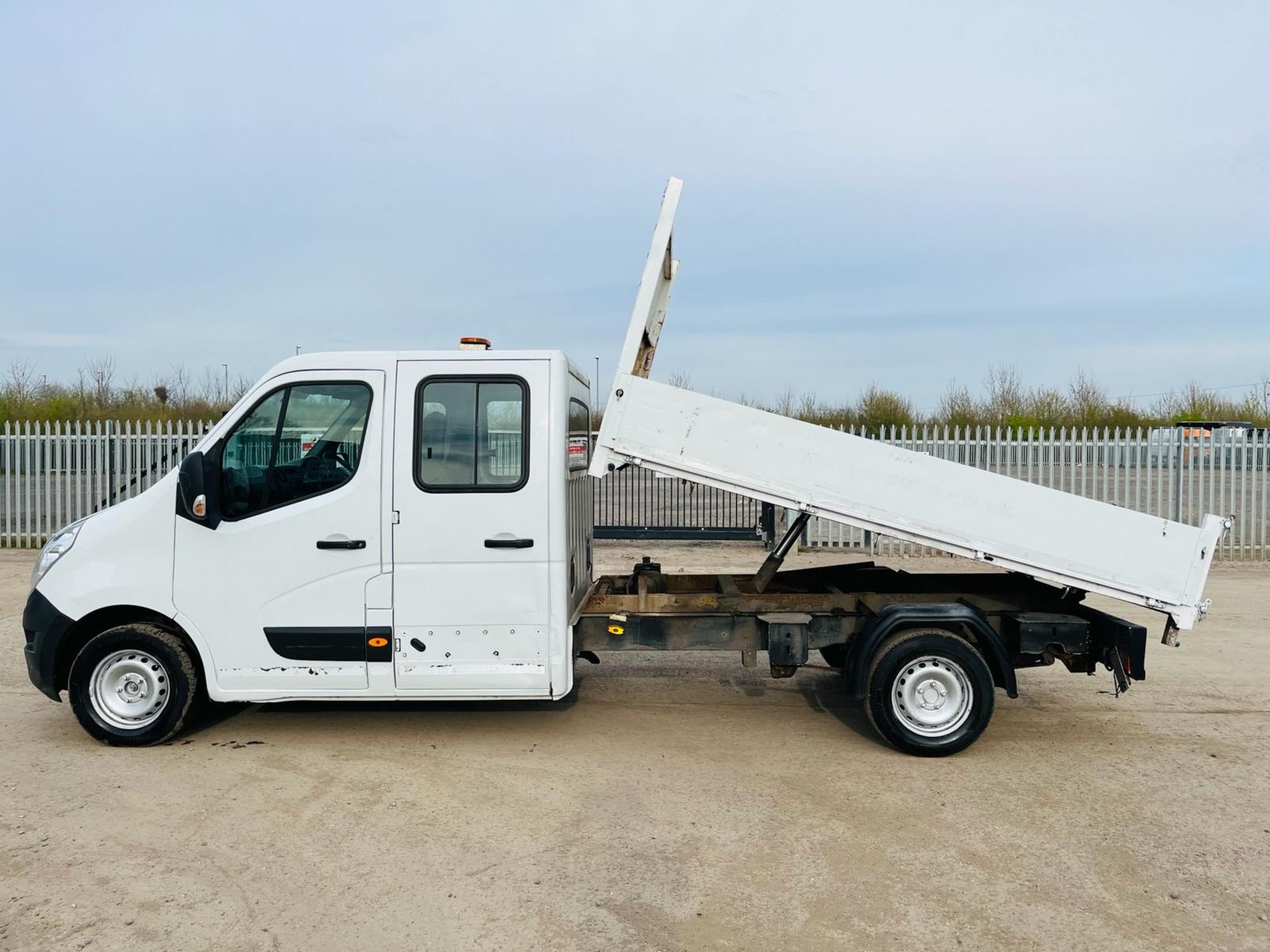 ** ON SALE ** Renault Master 2.3 TCI 125 Business Crewcab 3.5T Tipper 2016 '66 Reg'-Tow Bar-No VAT - Image 6 of 36