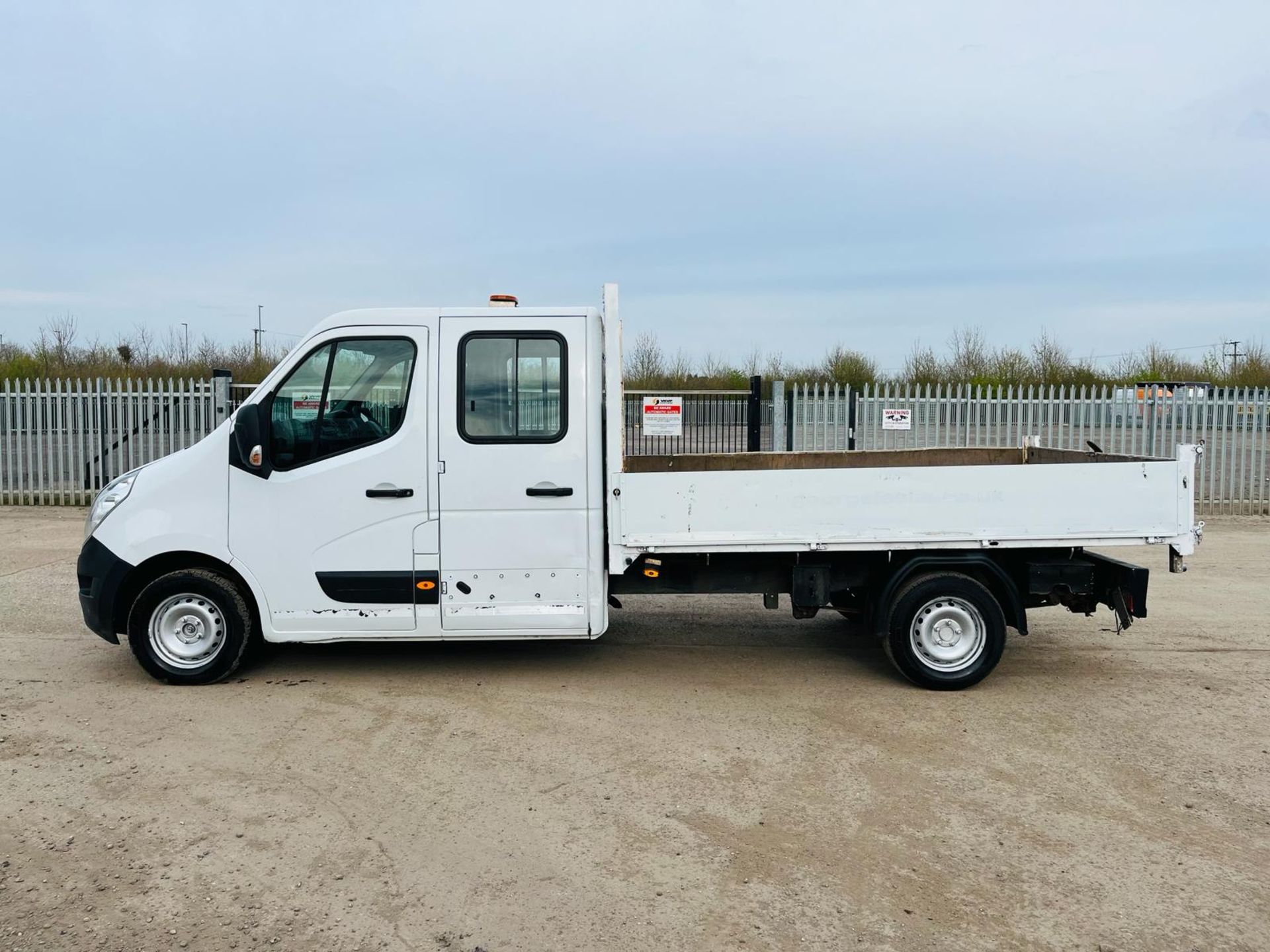 ** ON SALE ** Renault Master 2.3 TCI 125 Business Crewcab 3.5T Tipper 2016 '66 Reg'-Tow Bar-No VAT - Image 5 of 36