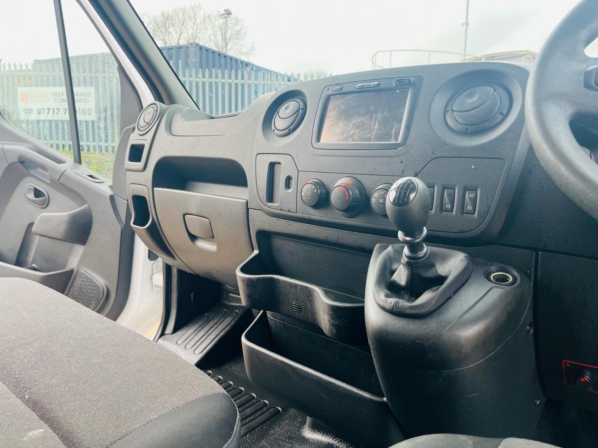 ** ON SALE **Renault Master 2.3 DCI 145 3.5T Comfort L3 Curtain Side -2019 '19 Reg'- ULEZ Compliant - Image 19 of 27