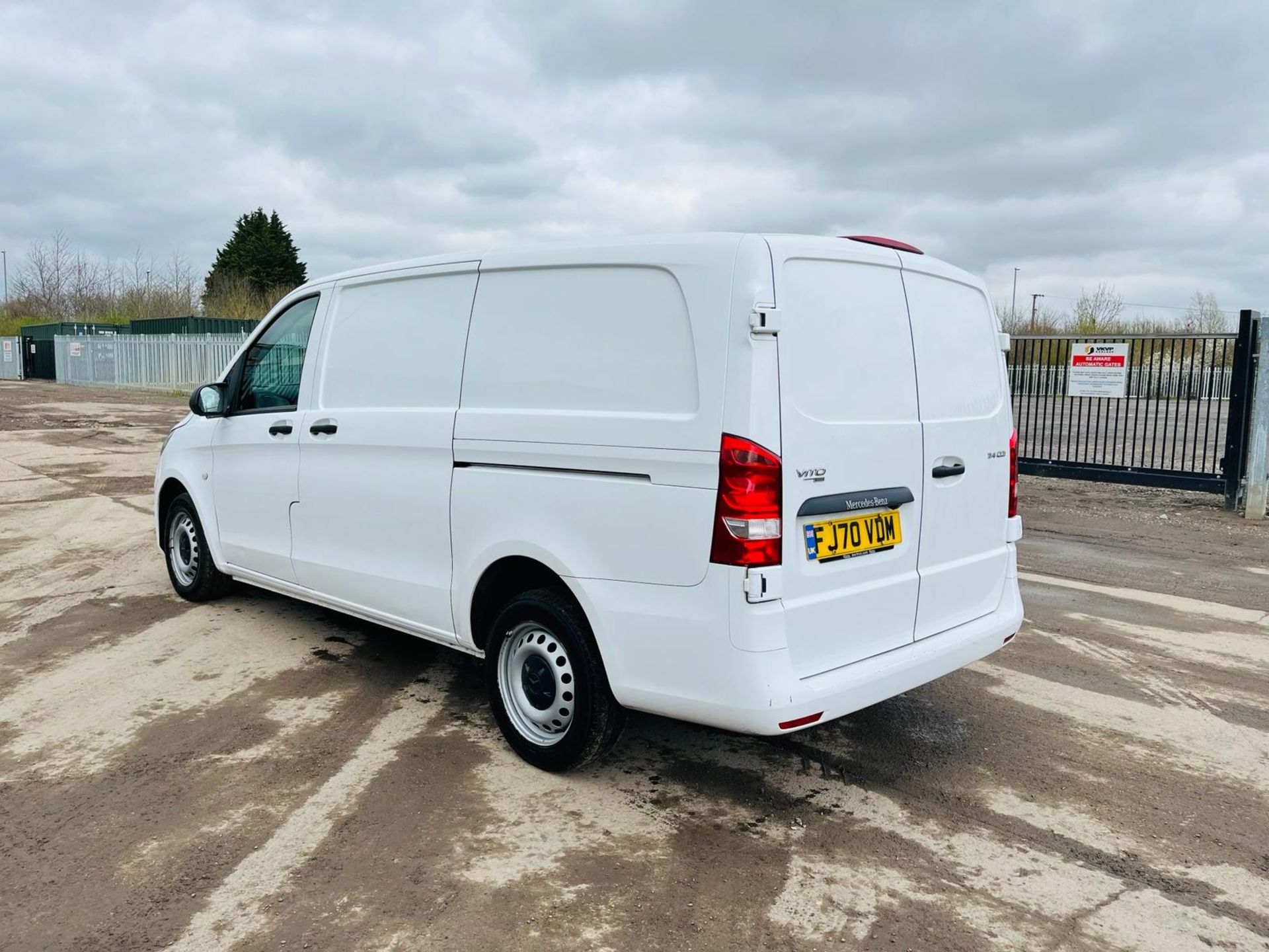 ** ON SALE ** Mercedes-Benz Vito 114 CDI Progressive L2 2020'70 Reg'- Start/Stop - ULEZ Compliant - Image 8 of 30