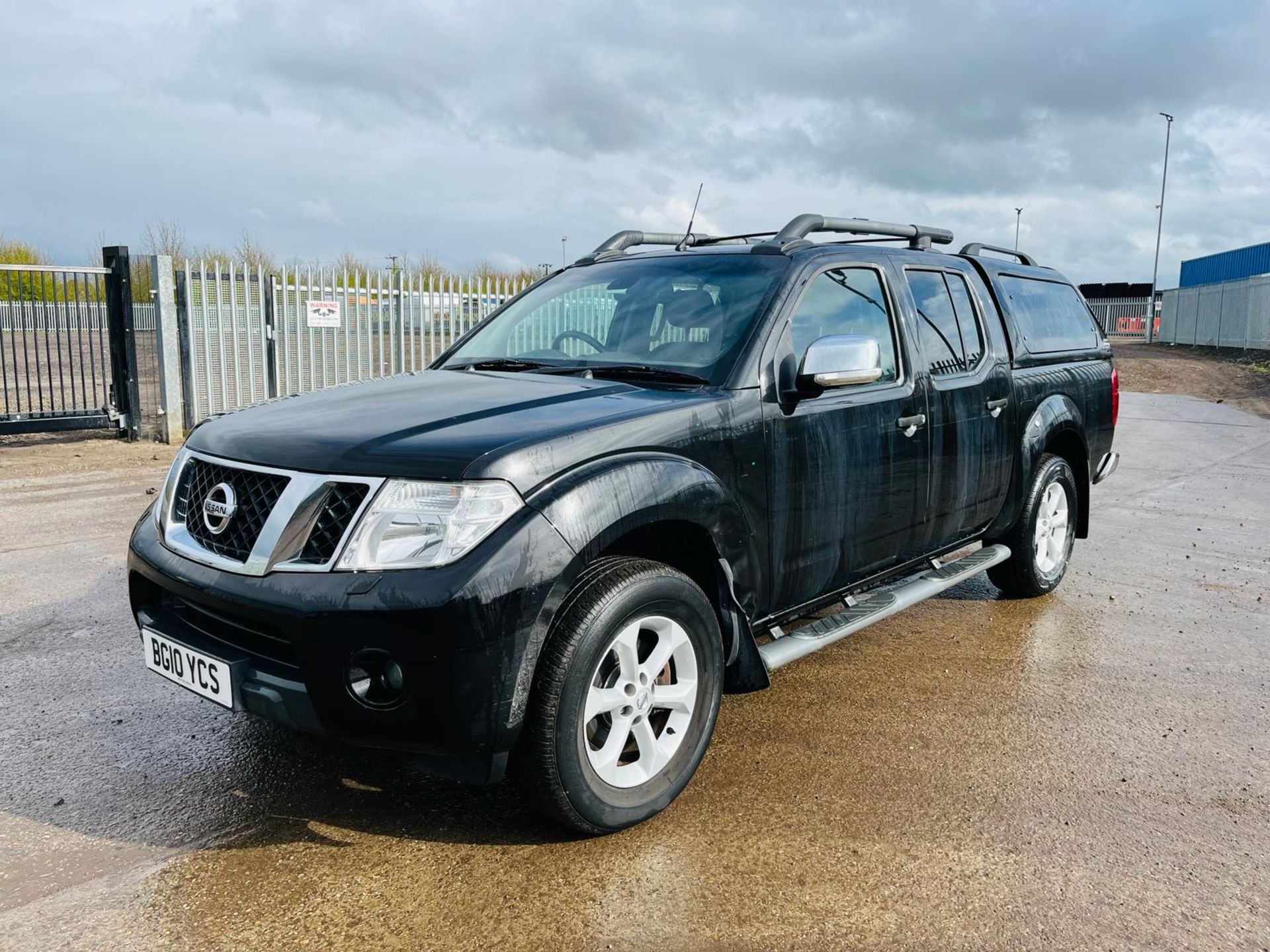 ** ON SALE ** Nissan Navara Tekna DCI 190 4WD 2.5 2010 '10 Reg' -Automatic -Alloy Wheels - Image 3 of 36