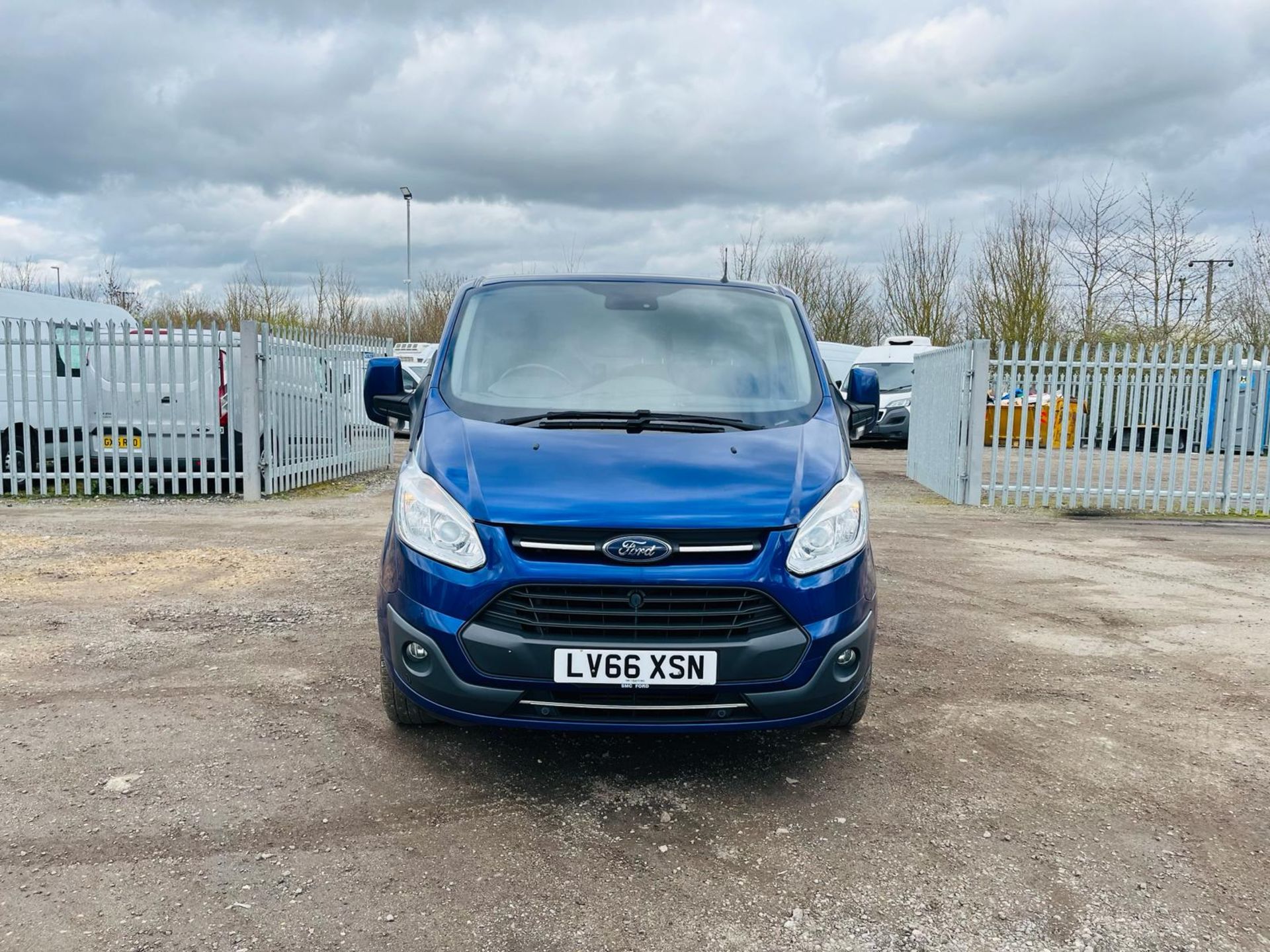 ** ON SALE ** Ford Transit Custom Limited 130 290 L3 H1 2.0 TDCI - ULEZ Compliant -Air Conditioning - Image 2 of 28