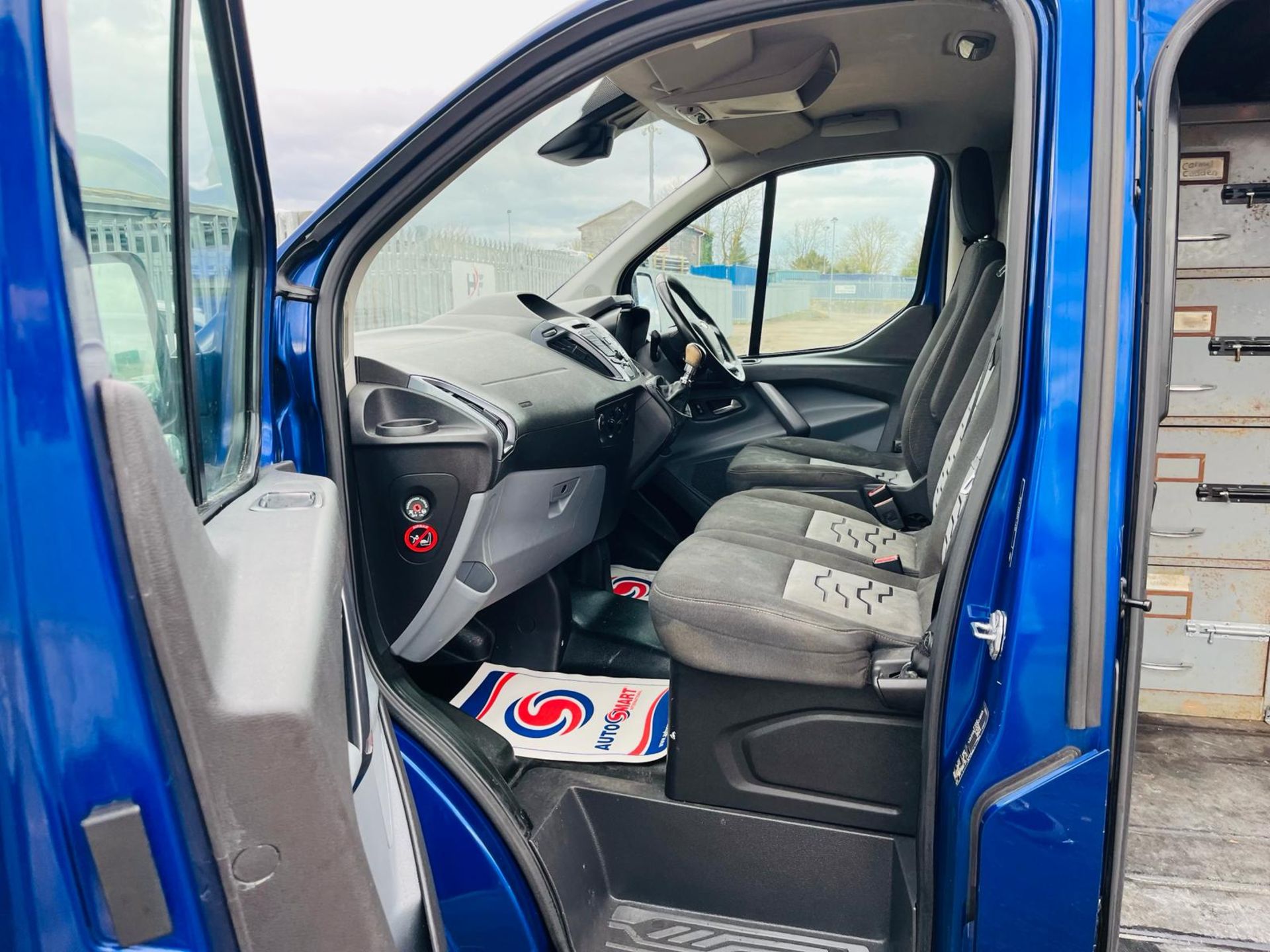 ** ON SALE ** Ford Transit Custom Limited 130 290 L3 H1 2.0 TDCI - ULEZ Compliant -Air Conditioning - Image 23 of 28