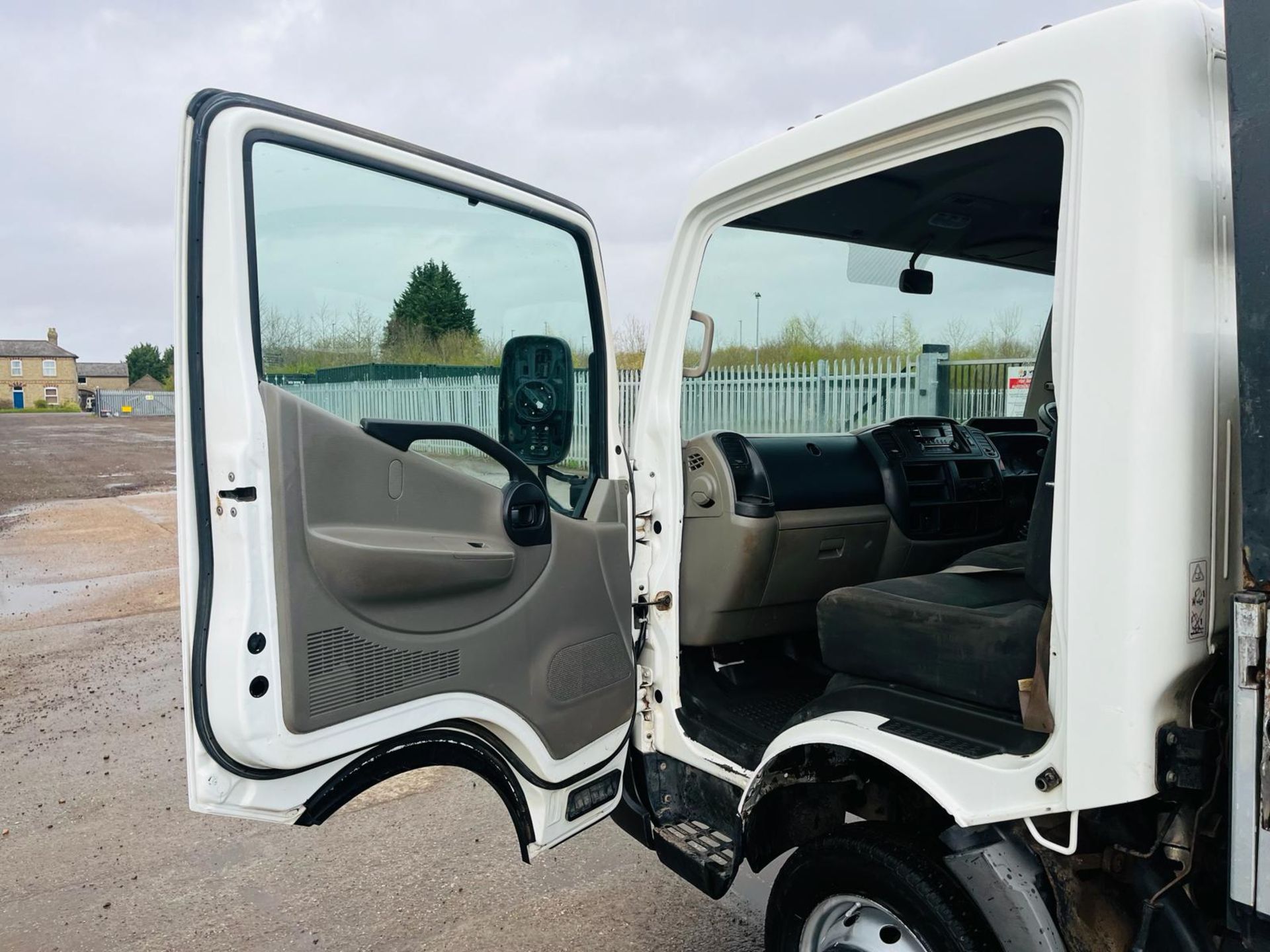 ** ON SALE ** Nissan NT400 Cabstar 2.5 DCI 35.14 L1 Dropside 2016 '66 Reg' -ULEZ Compliant - Image 18 of 24