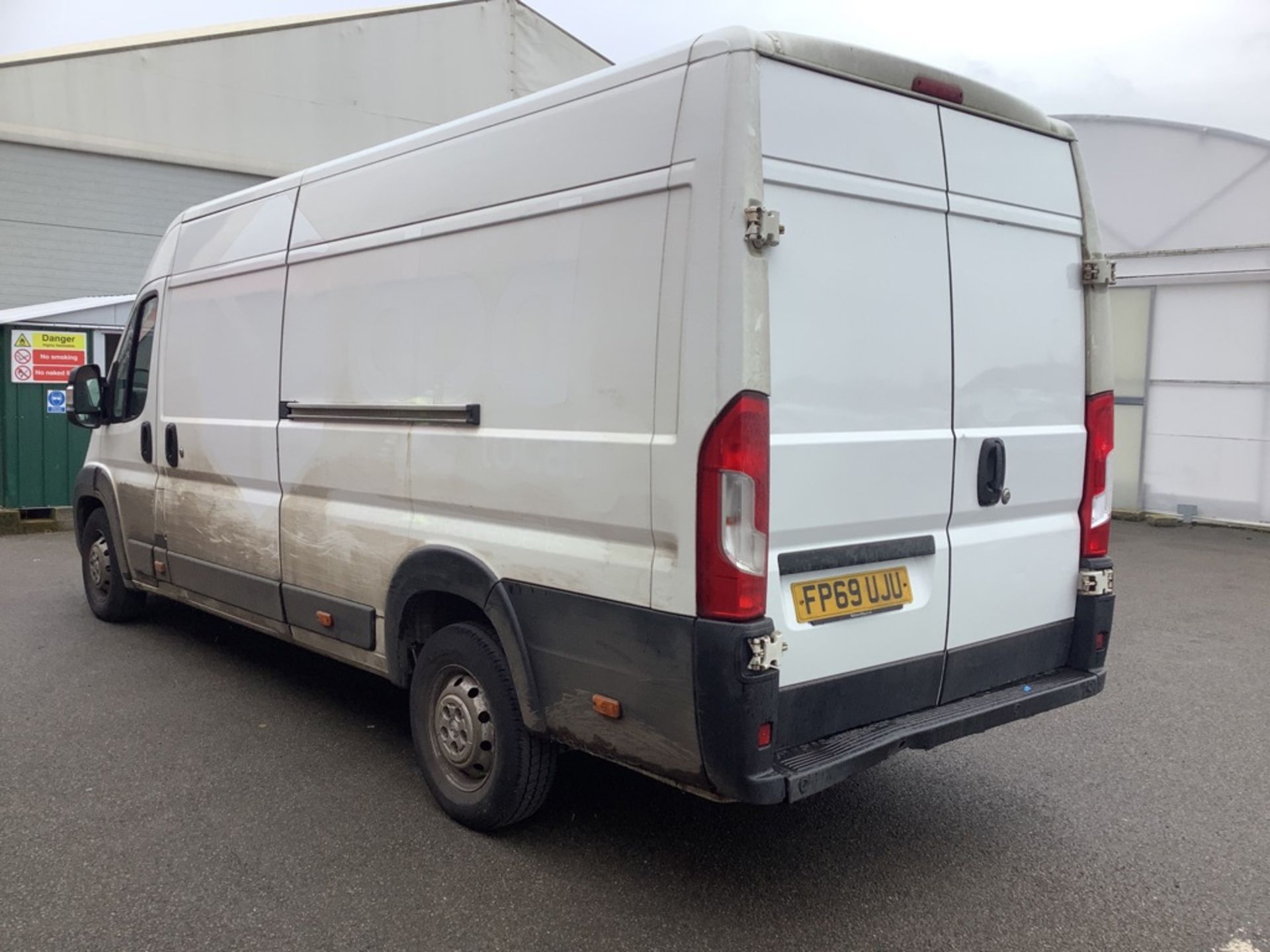 Peugeot Boxer Professional 435 BlueHDI 140 2.2 L4 H2 2019 '69 Reg' - A/C -ULEZ Compliant -Bluetooth - Image 4 of 9