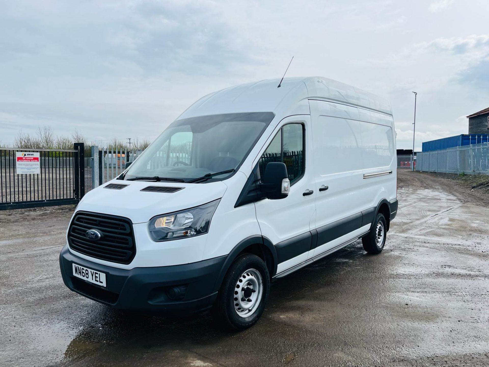 ** ON SALE ** Ford Transit 350 RWD 2.0 TDCI Ecoblue 130 H3L3 PanelVan- ULEZ Complaint -Bluetooth - Image 3 of 27