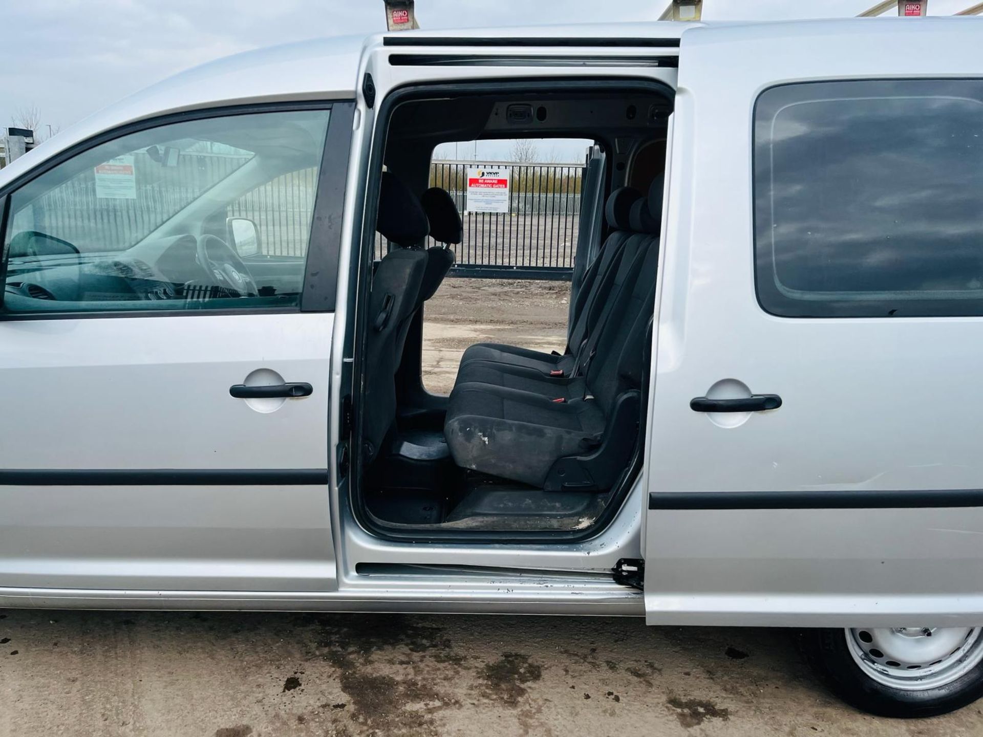 Volkswagen Caddy Maxi Kombi DSG C20 TDI 102 Crew Cab L3 1.6 2014'14 Reg'-Roof Rack- A/C- Bluetooth - Image 6 of 33