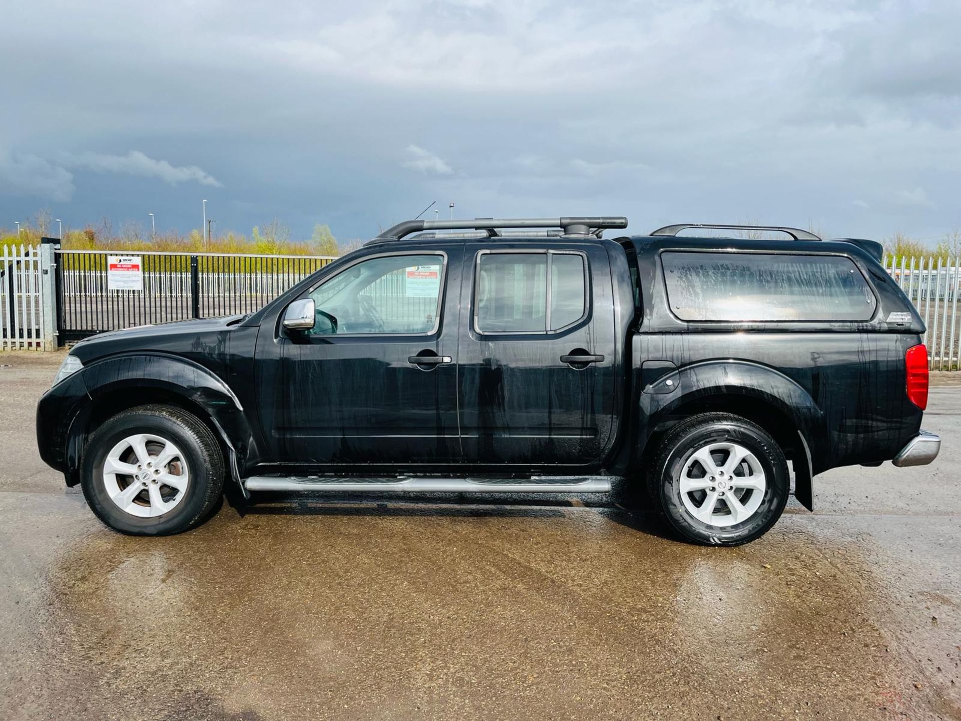 ** ON SALE ** Nissan Navara Tekna DCI 190 4WD 2.5 2010 '10 Reg' -Automatic -Alloy Wheels - Image 4 of 36