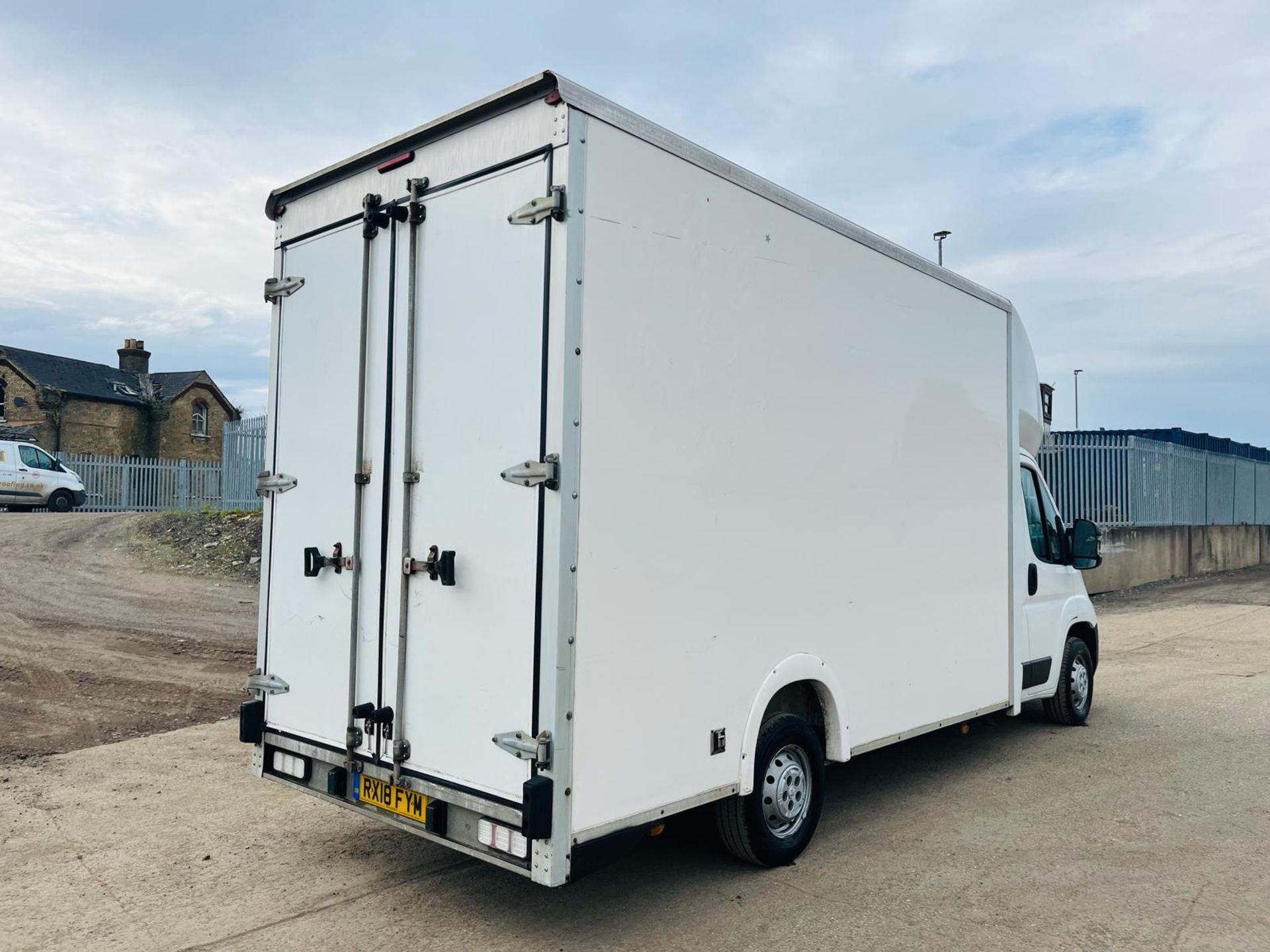 ** ON SALE ** Peugeot Boxer Low Loader 335 BlueHDI 160 2.0 L3 2018 '18 Reg'- A/C -ULEZ Compliant - Image 8 of 23