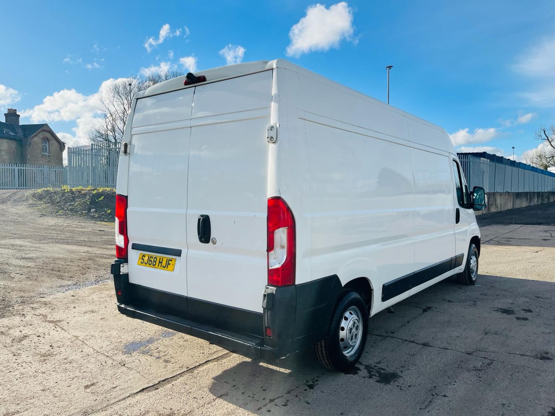 Peugeot Boxer Professional 225 BlueHDI 130 2.0 L3H2 2018'68 Reg'-A/C-Parking Sensors-ULEZ Compliant - Bild 12 aus 28