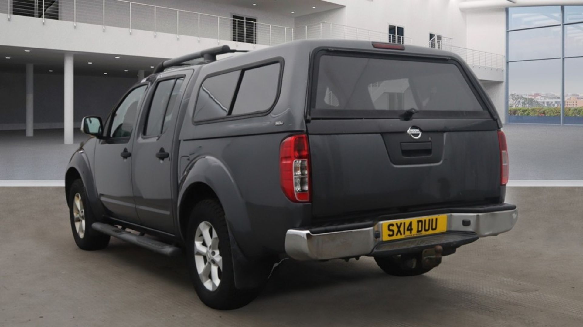 ** ON SALE ** Nissan Navara 2.5 DCI 190 4WD Tekna CrewCab Pickup -2014 '14 Reg'-Tow Bar -A/C - Image 3 of 9