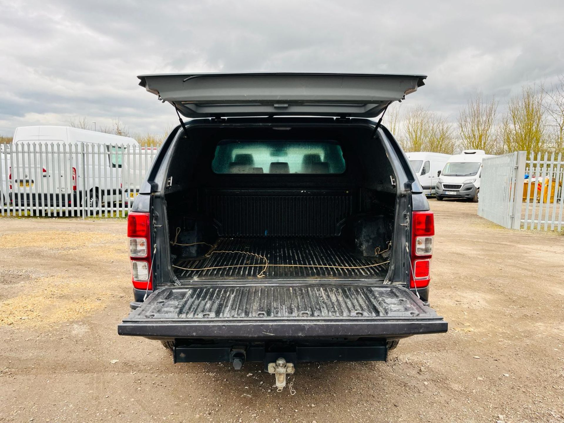 ** ON SALE ** Ford Ranger Wildtrak TDCI 200 4WD 3.2 Crew Cab 2017'17 Reg -Tow Bar -ULEZ Compliant - Image 7 of 34