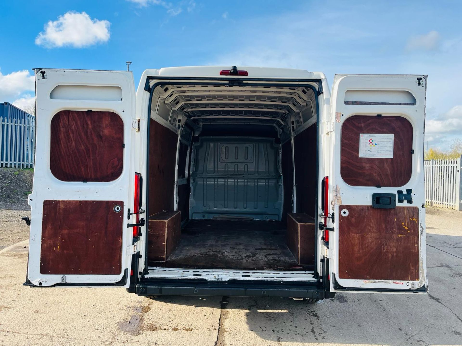 Peugeot Boxer Professional 225 BlueHDI 130 2.0 L3H2 2018'68 Reg'-A/C-Parking Sensors-ULEZ Compliant - Image 10 of 28