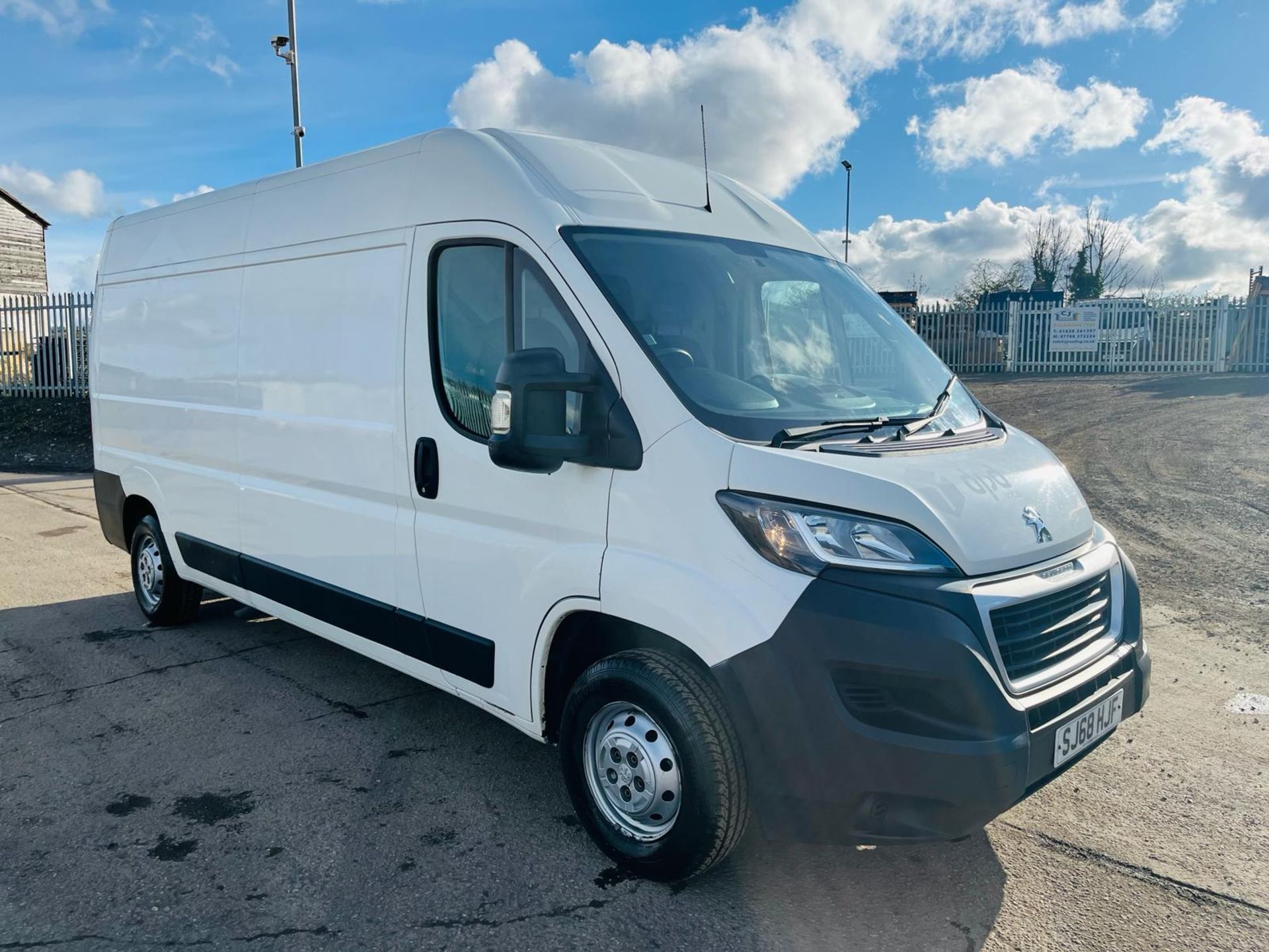 Peugeot Boxer Professional 225 BlueHDI 130 2.0 L3H2 2018'68 Reg'-A/C-Parking Sensors-ULEZ Compliant