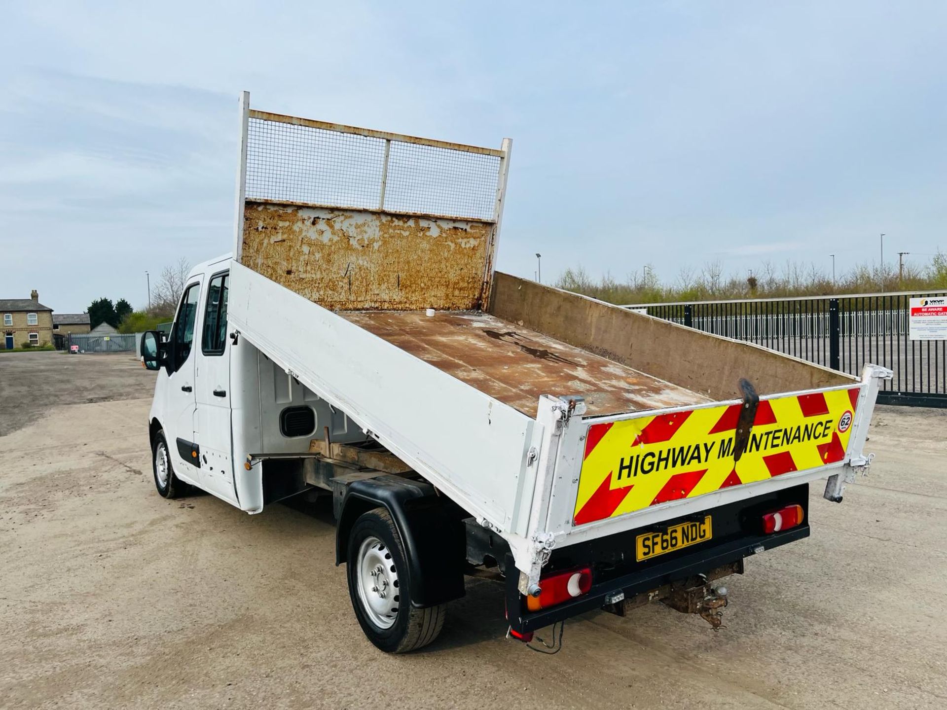 ** ON SALE ** Renault Master 2.3 TCI 125 Business Crewcab 3.5T Tipper 2016 '66 Reg'-Tow Bar-No VAT - Image 7 of 36