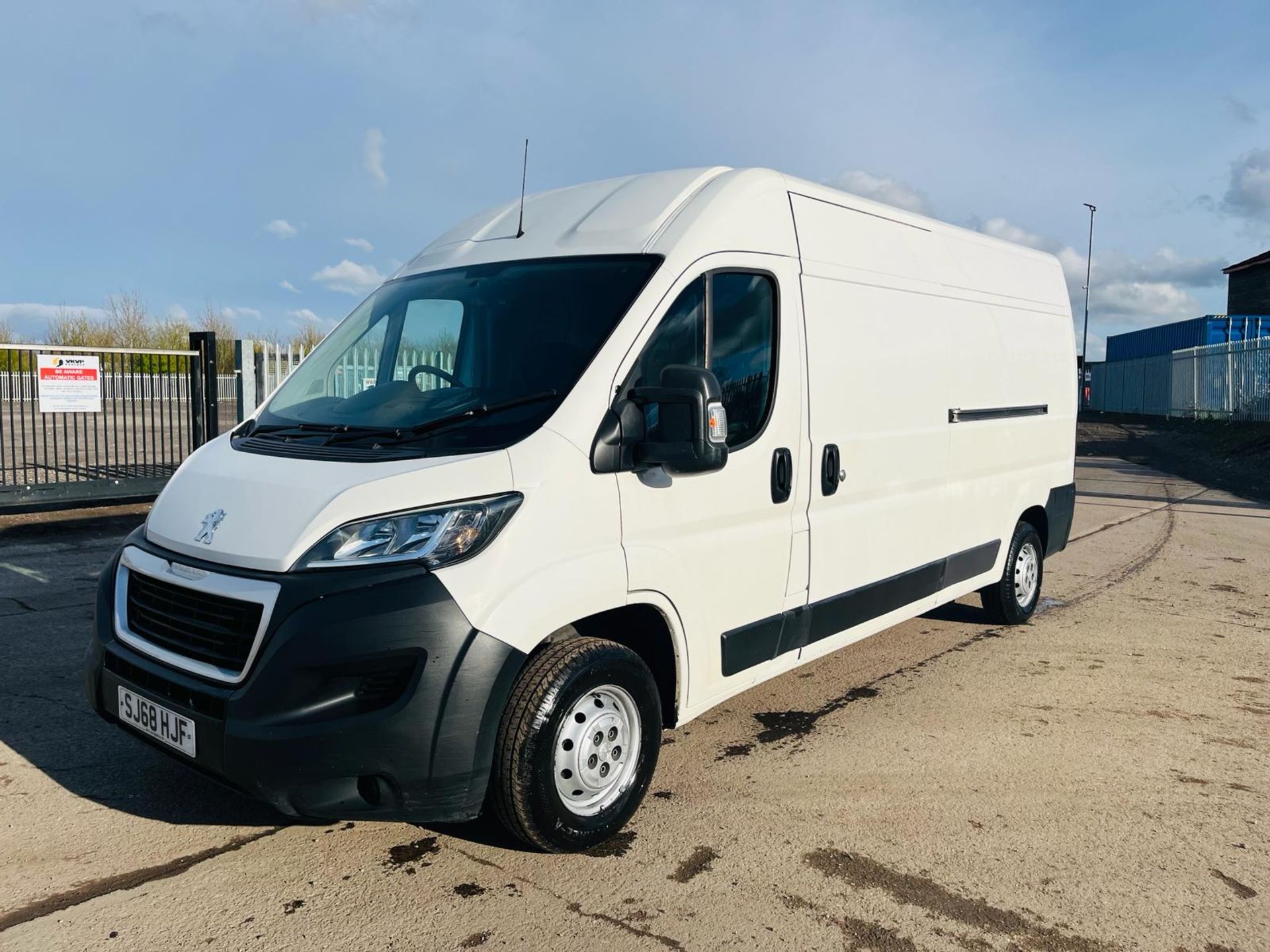 Peugeot Boxer Professional 225 BlueHDI 130 2.0 L3H2 2018'68 Reg'-A/C-Parking Sensors-ULEZ Compliant - Image 3 of 28