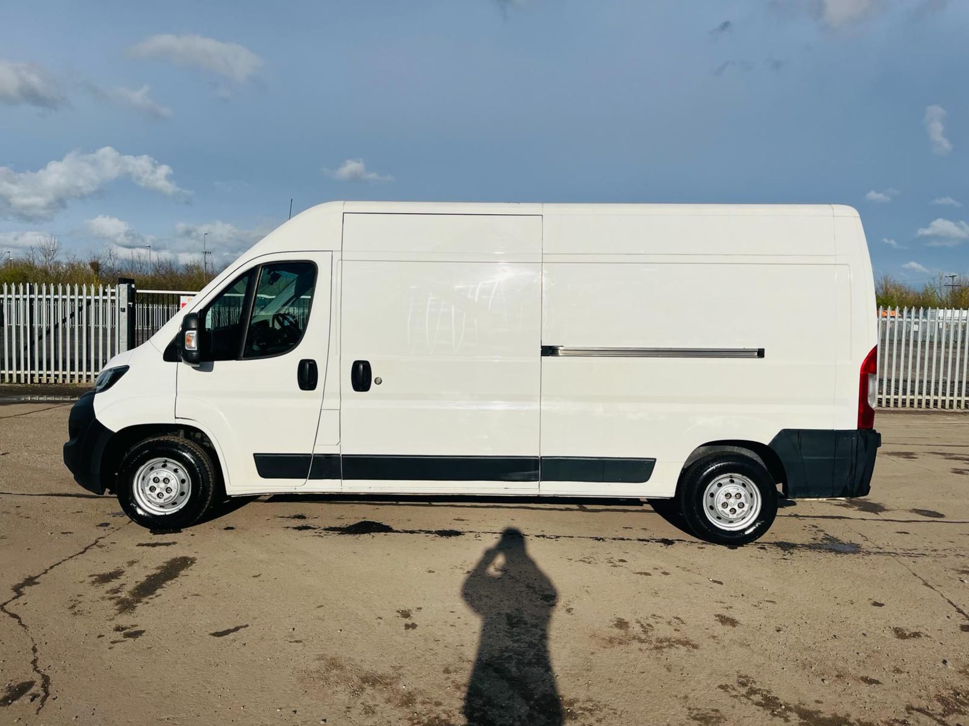 Peugeot Boxer Professional 225 BlueHDI 130 2.0 L3H2 2018'68 Reg'-A/C-Parking Sensors-ULEZ Compliant - Image 4 of 28