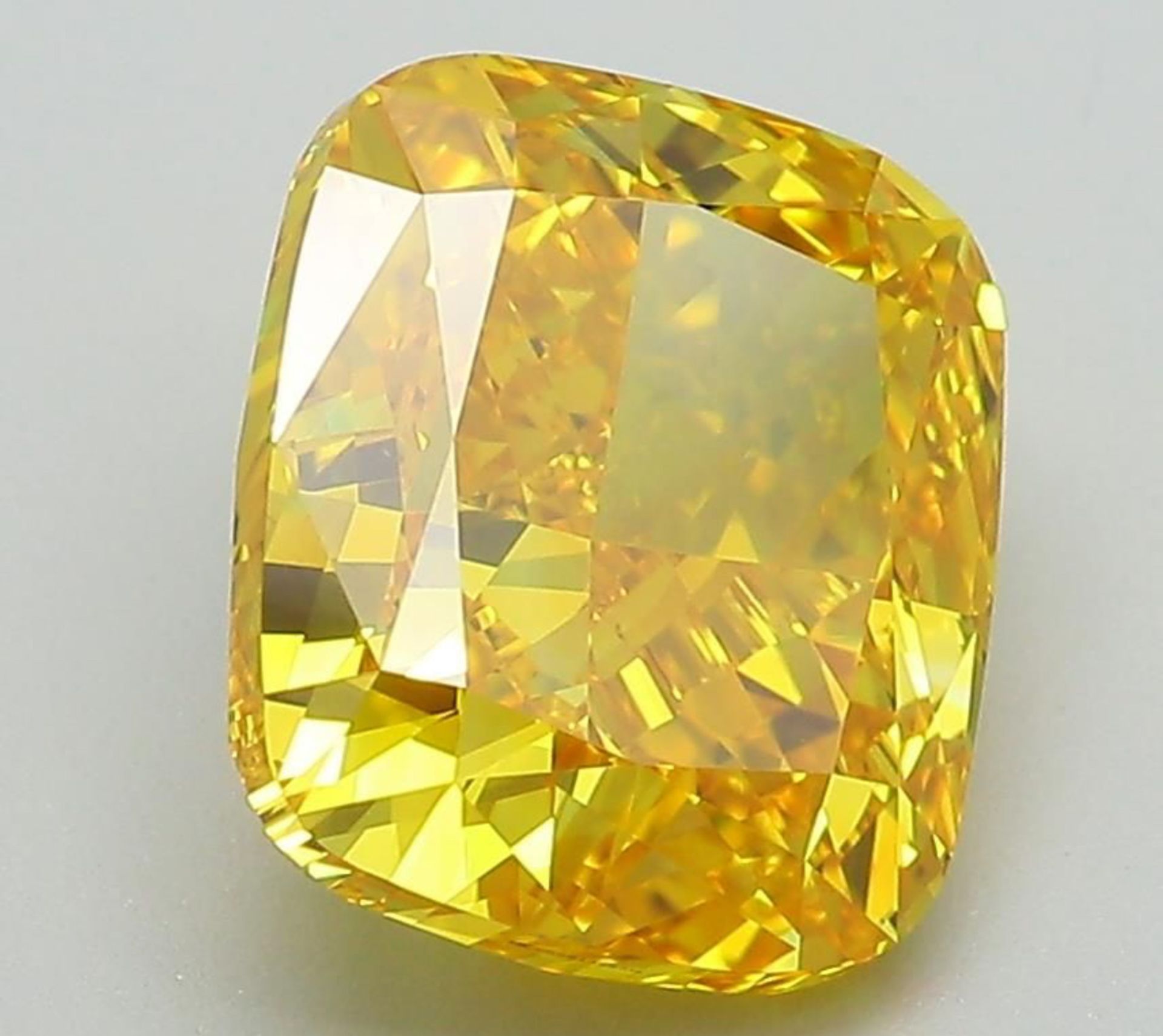 Cushion Cut 4.03 Carat Diamond Fancy Yellow Colour VVS2 Clarity EX EX - IGI - Bild 5 aus 8