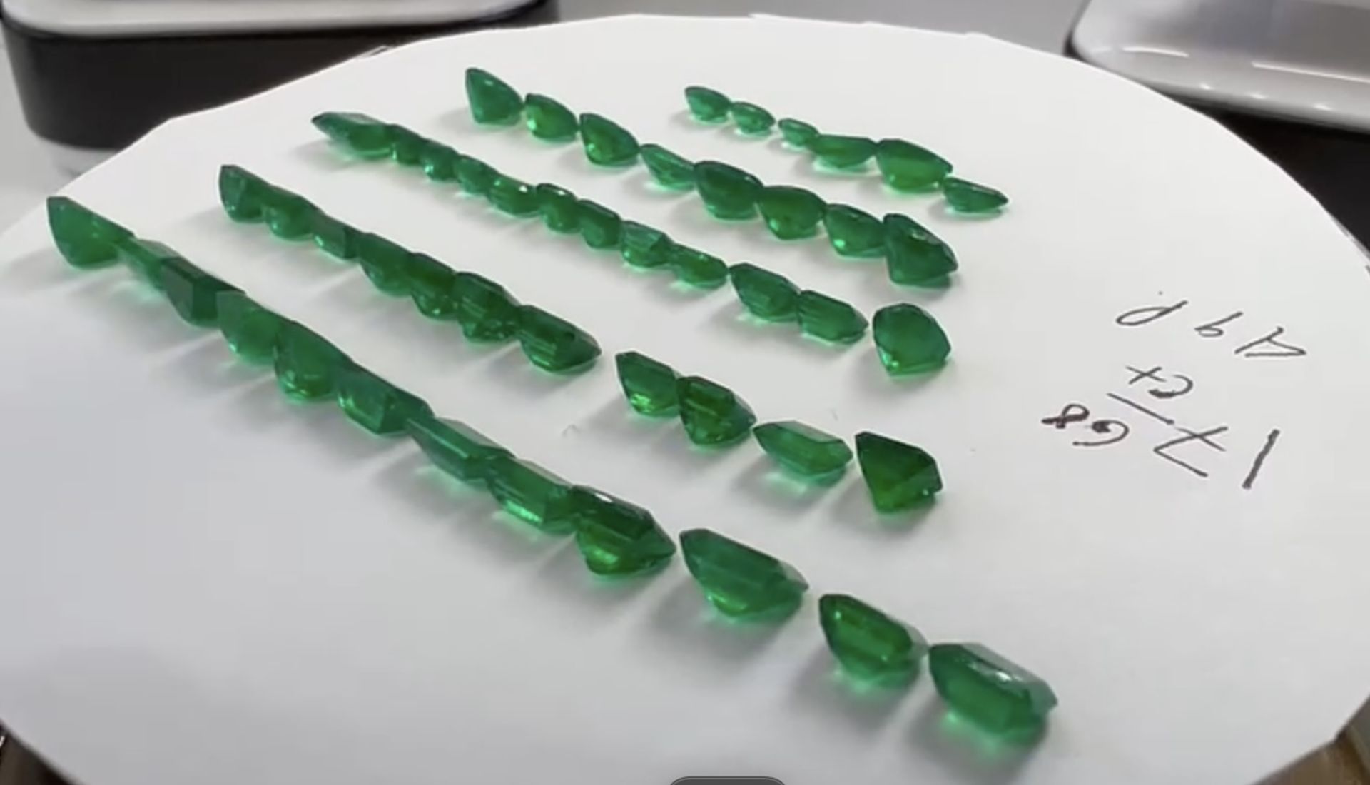 Parcel Of 49 ** Natural Emeralds ** 17.68 Carats - Sizes From 0.11 - 0.62 Carats - Bild 12 aus 12