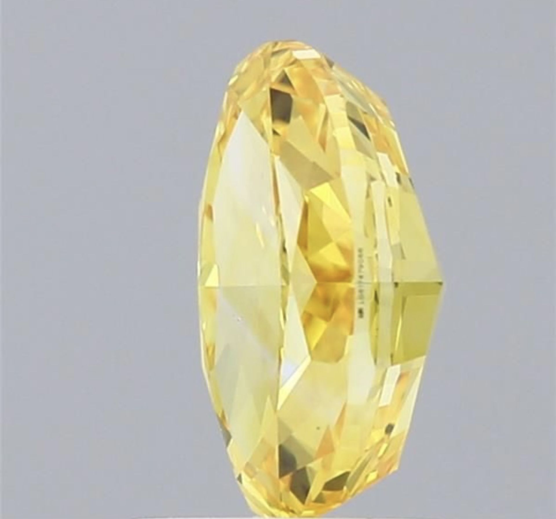 Oval Cut 2.00 Carat Diamond Fancy yellow Colour VS1 Clarity EX EX - IGI - Bild 3 aus 9