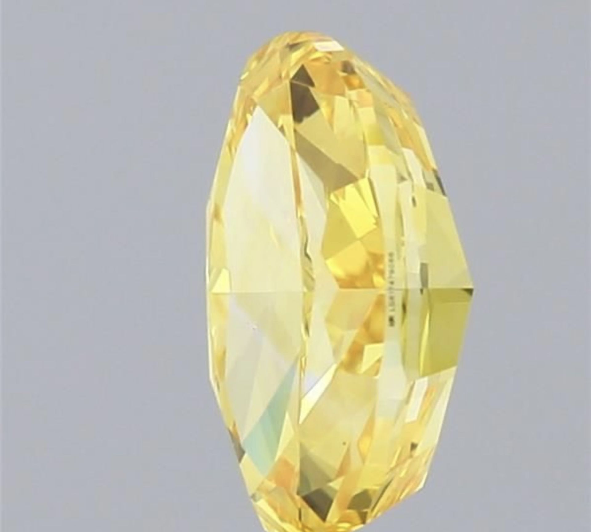 Oval Cut 2.00 Carat Diamond Fancy yellow Colour VS1 Clarity EX EX - IGI - Bild 2 aus 9