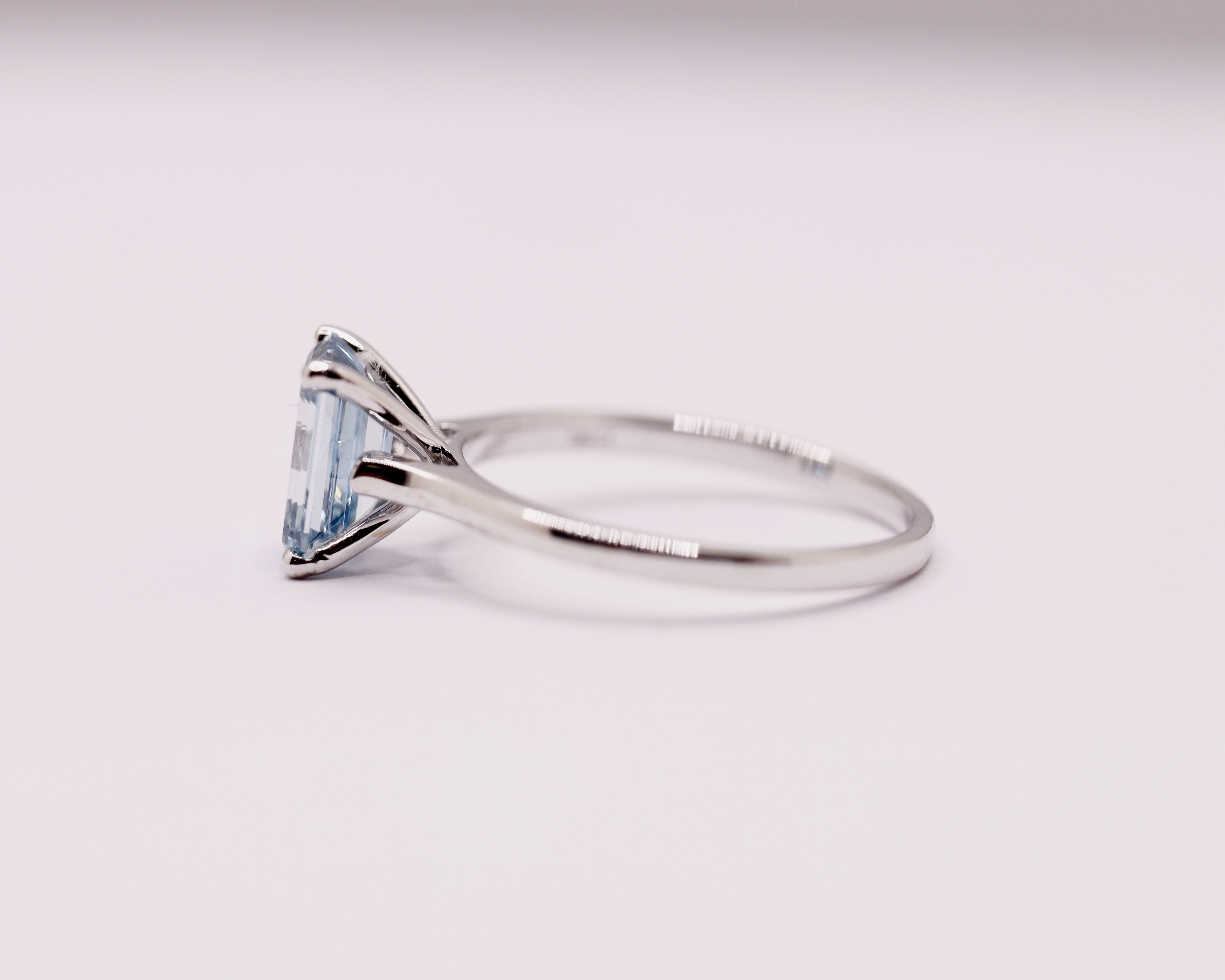 ** ON SALE ** Fancy Blue Emerald Cut 1.50 Carat Diamond 18Kt White Gold Ring -VS1 Clarity - Image 3 of 7