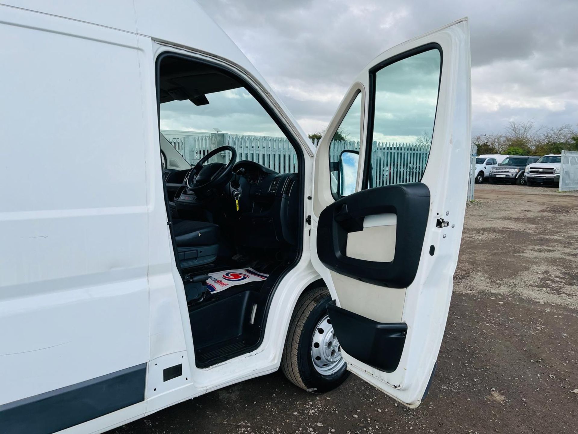 Peugeot Boxer 335 2.0 BLUEHDI 130 L3H2- 2017 '67 Reg'- Refrigerated -ULEZ Compliant - Image 15 of 27