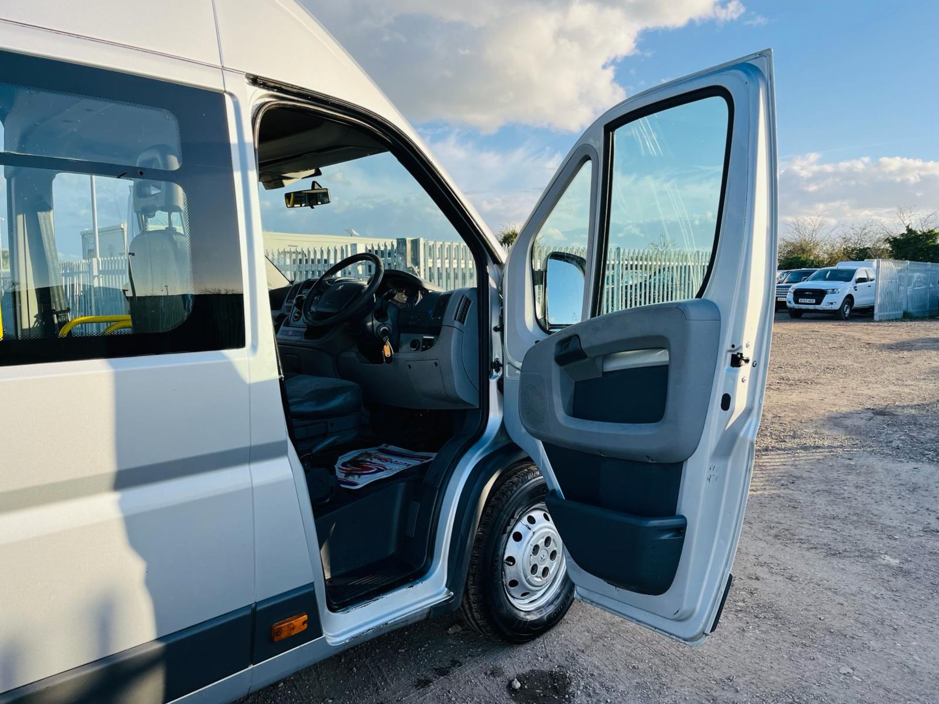 ** ON SALE ** Peugeot Boxer 435 2.0 HDI Minibus L4 H2 2011'11 Reg' -1 Former Keeper-Extra Long Wheel - Image 17 of 31
