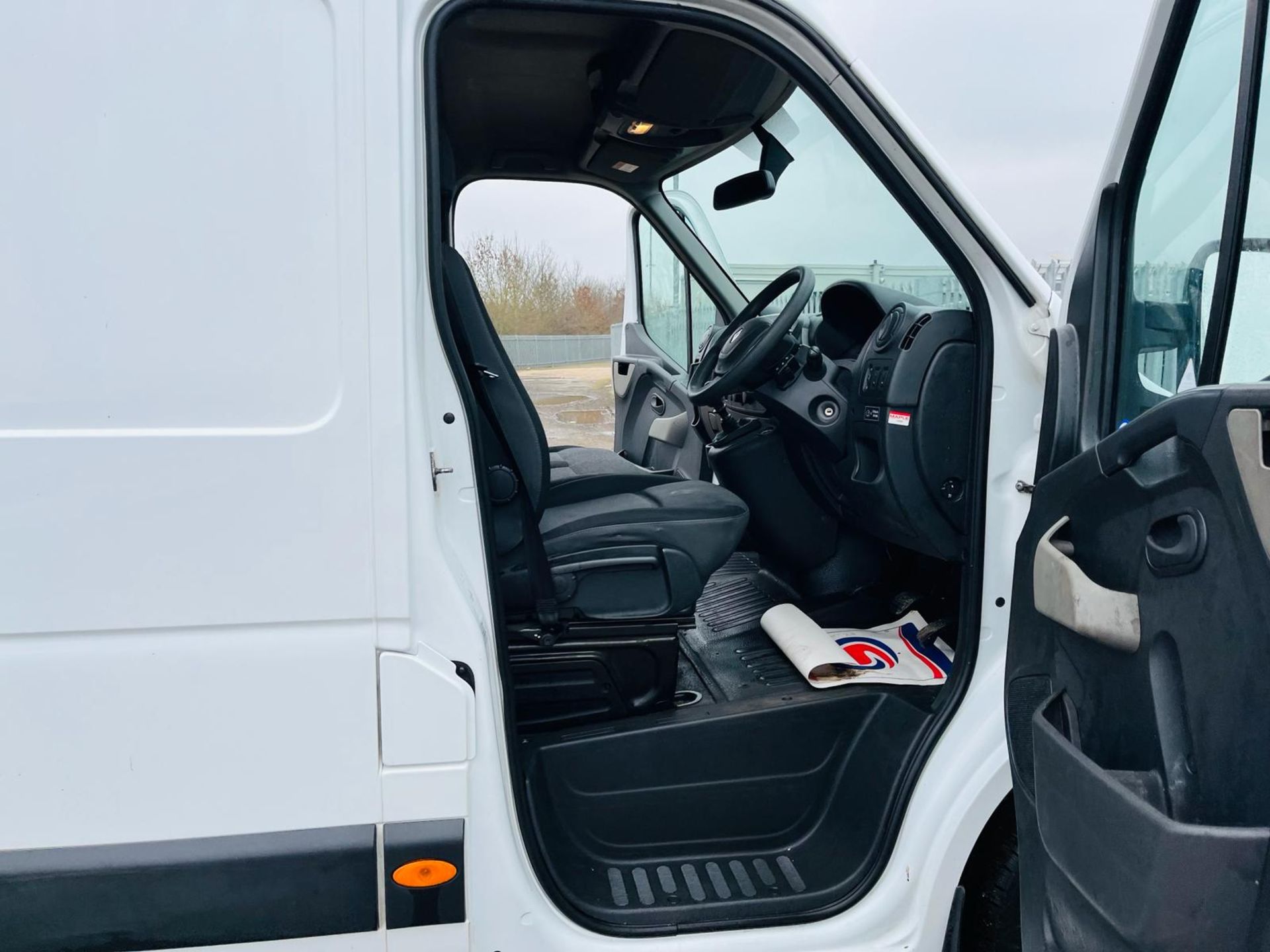 Renault Master Business DCI 110 2.3 3.5T L3 H3 2018 '68 Reg' -A/C -ULEZ Compliant - Long Wheel Base - Image 12 of 25