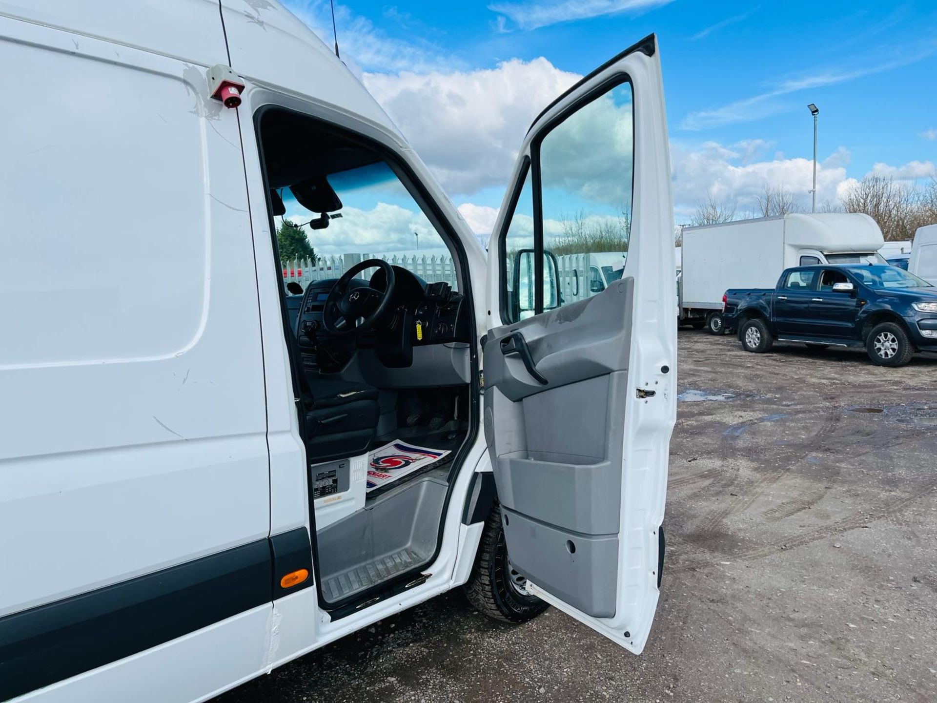 Mercedes Benz Sprinter CDI 416 Fridge/Freezer 2.2 L2H3 2017'67 Reg -1 Owner From New-ULEZ COMPLIANT - Image 12 of 25