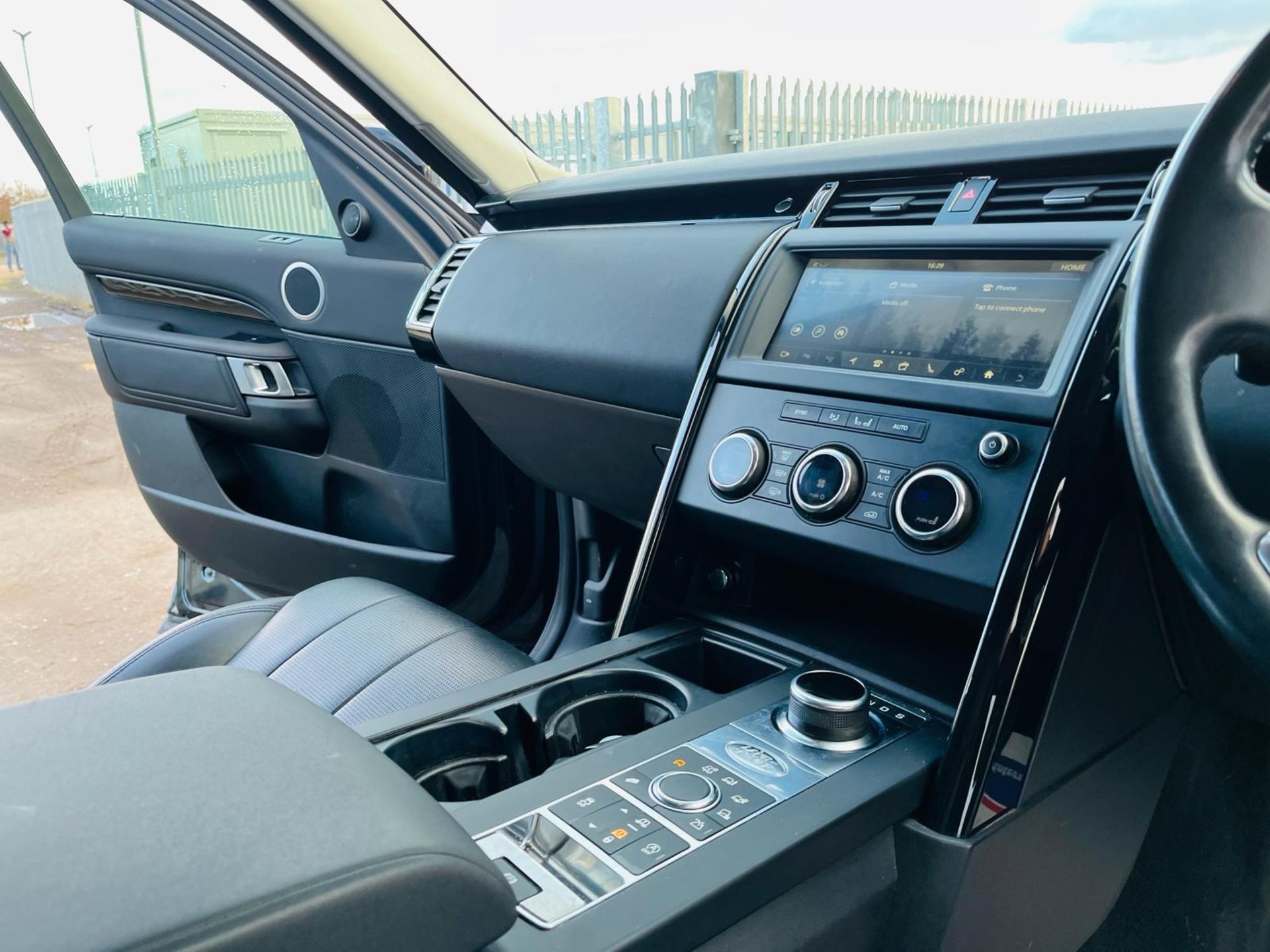 Land Rover Discovery 306 SE Van 3.0 SD6 2019 '19 Reg' - A/C-Navigation-Alloy Wheels- ULEZ Compliant - Bild 16 aus 31