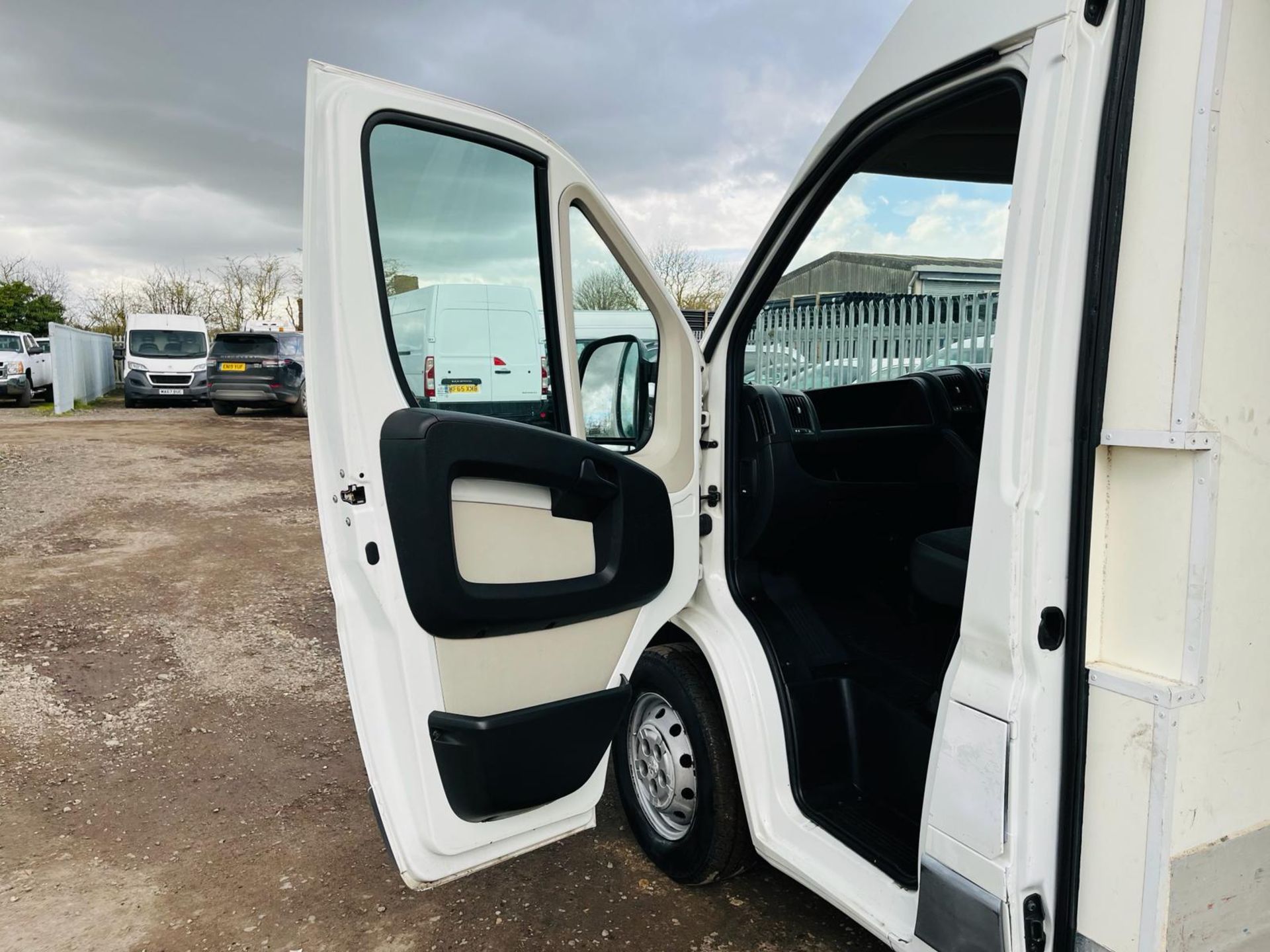 Peugeot Boxer 335 2.0 BLUEHDI 130 L3H2- 2017 '67 Reg'- Refrigerated -ULEZ Compliant - Image 25 of 27