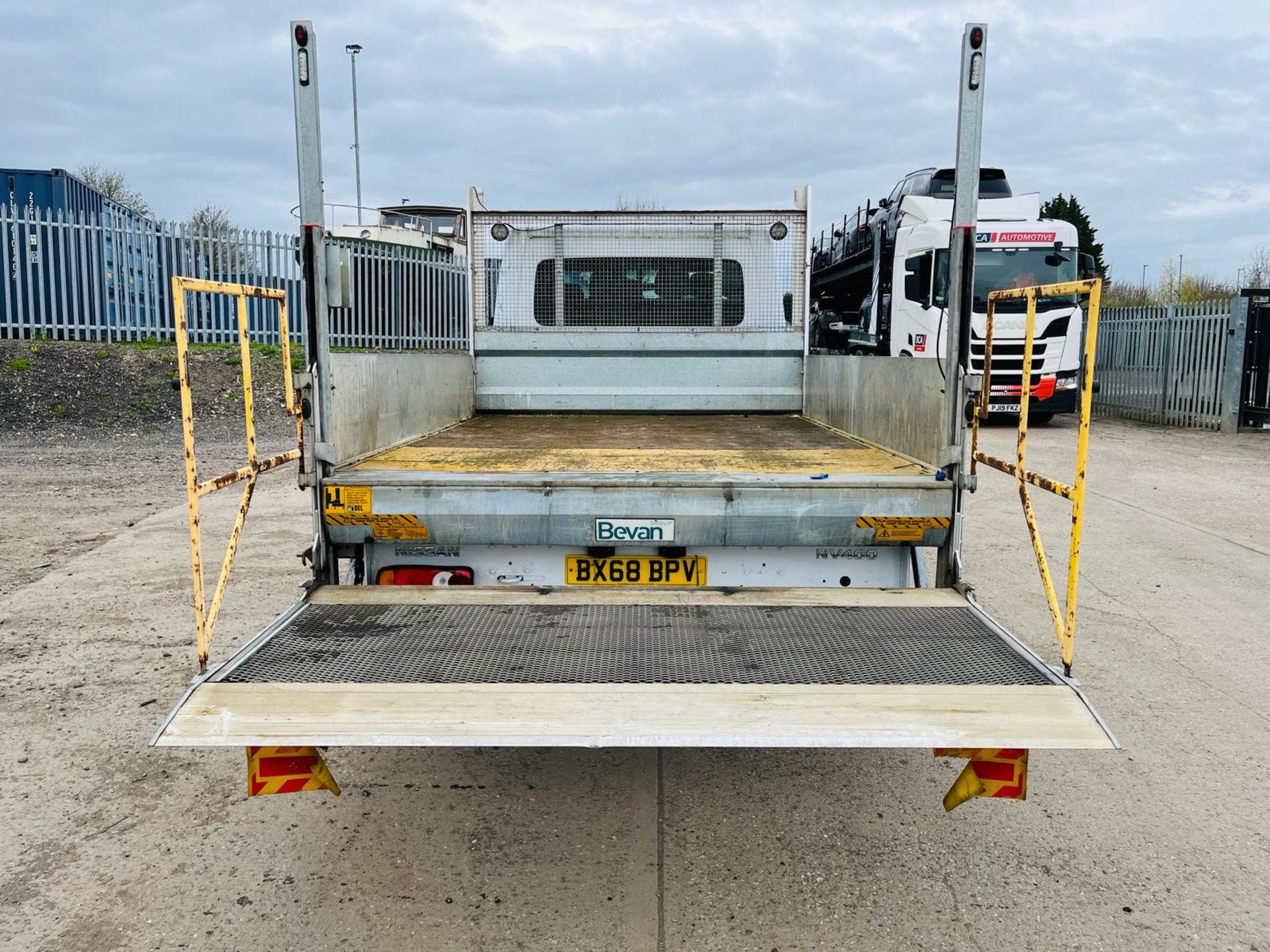 Nissan NV400 Dropside SE DCI 130 F35 2.2 L3 H1 2019 '68 Reg' - ULEZ Compliant - Dropside Body - Image 7 of 30