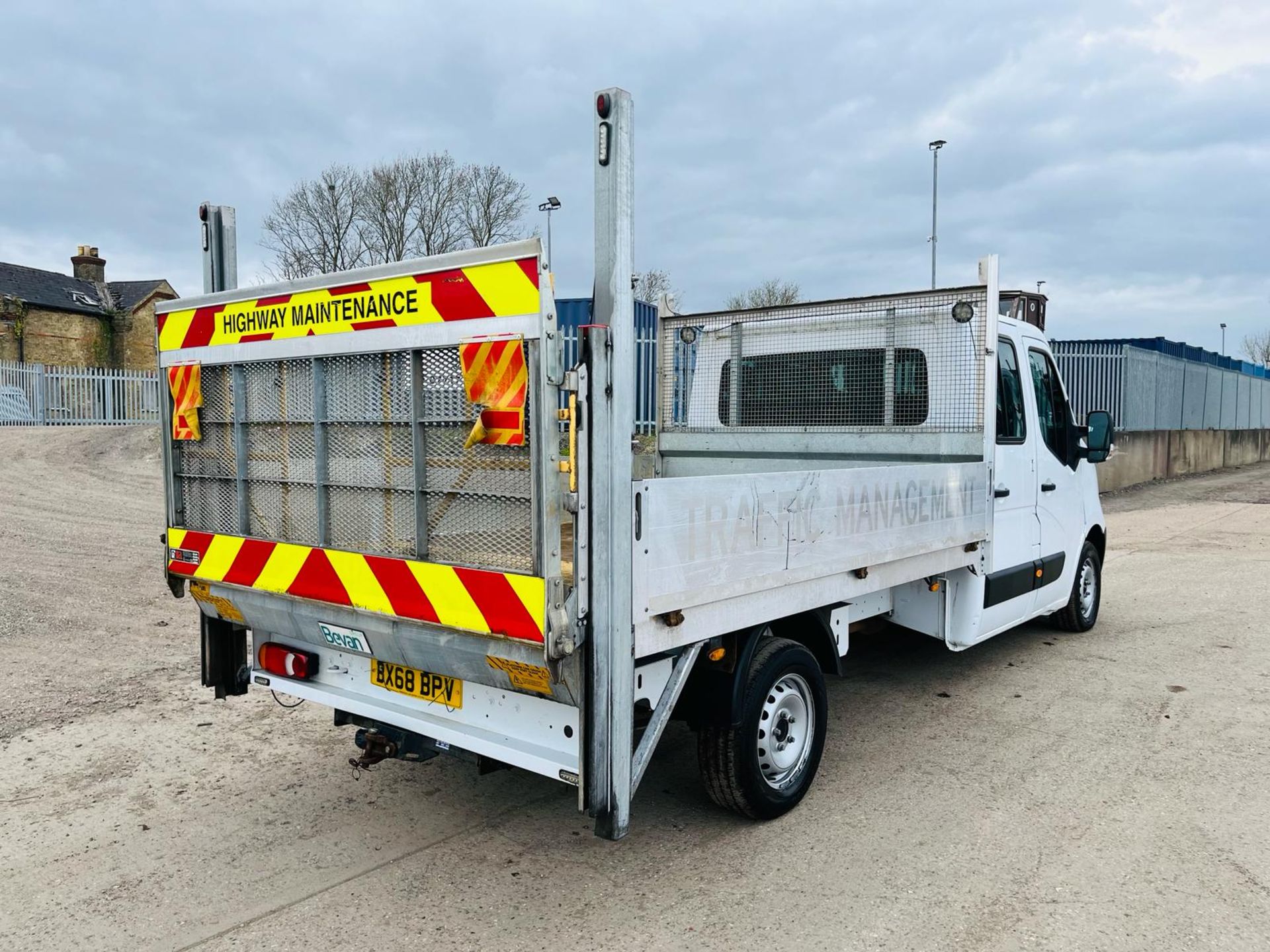 Nissan NV400 Dropside SE DCI 130 F35 2.2 L3 H1 2019 '68 Reg' - ULEZ Compliant - Dropside Body - Image 9 of 30