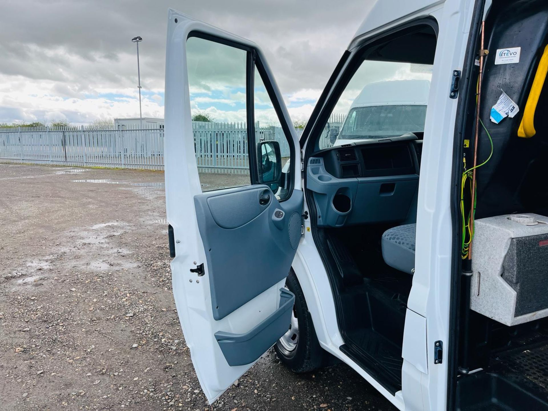 ** ON SALE ** Ford Transit 350 2.2 Tdci 125 H3L3 RWD 2013 '13 Reg'-Tow Bar -Bulkhead -Bluetooth - Image 28 of 30