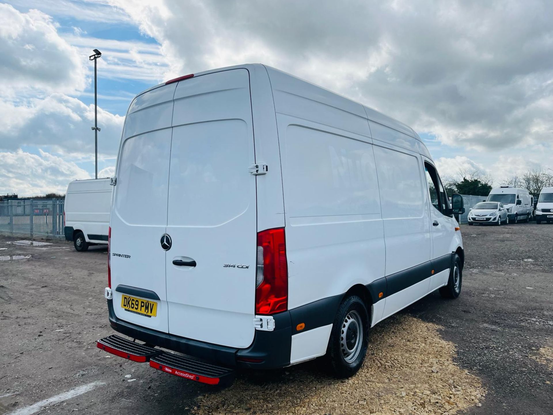 Mercedes-Benz Sprinter Fridge / Freezer 314 CDI 3.5T 2.1 L2 H2 2019 '69 Reg' - A/C - ULEZ Compliant - Image 13 of 29