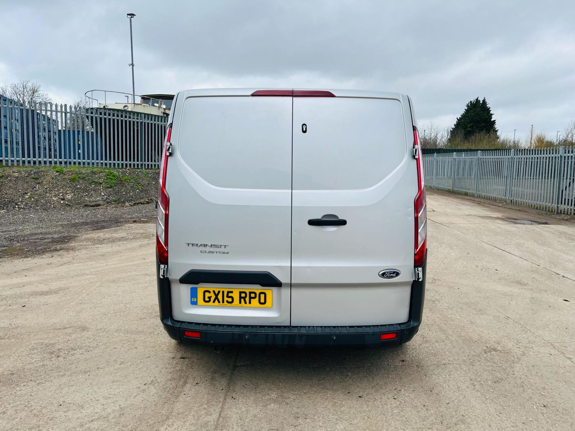 Ford Transit Custom 2.2 TDCI Trend E-Tech 2015 '15 Reg' - Panel Van - Image 9 of 27