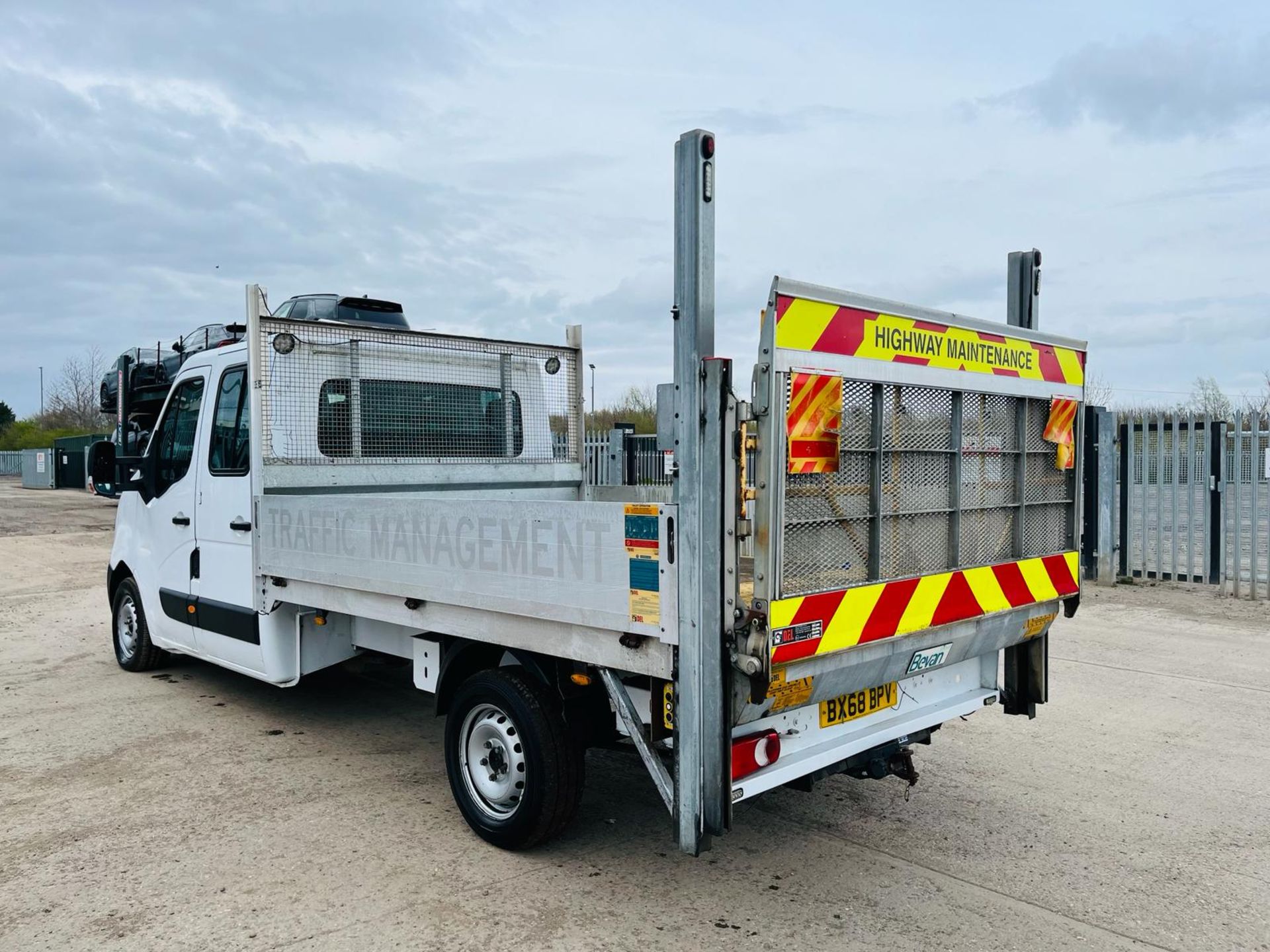 Nissan NV400 Dropside SE DCI 130 F35 2.2 L3 H1 2019 '68 Reg' - ULEZ Compliant - Dropside Body - Image 5 of 30