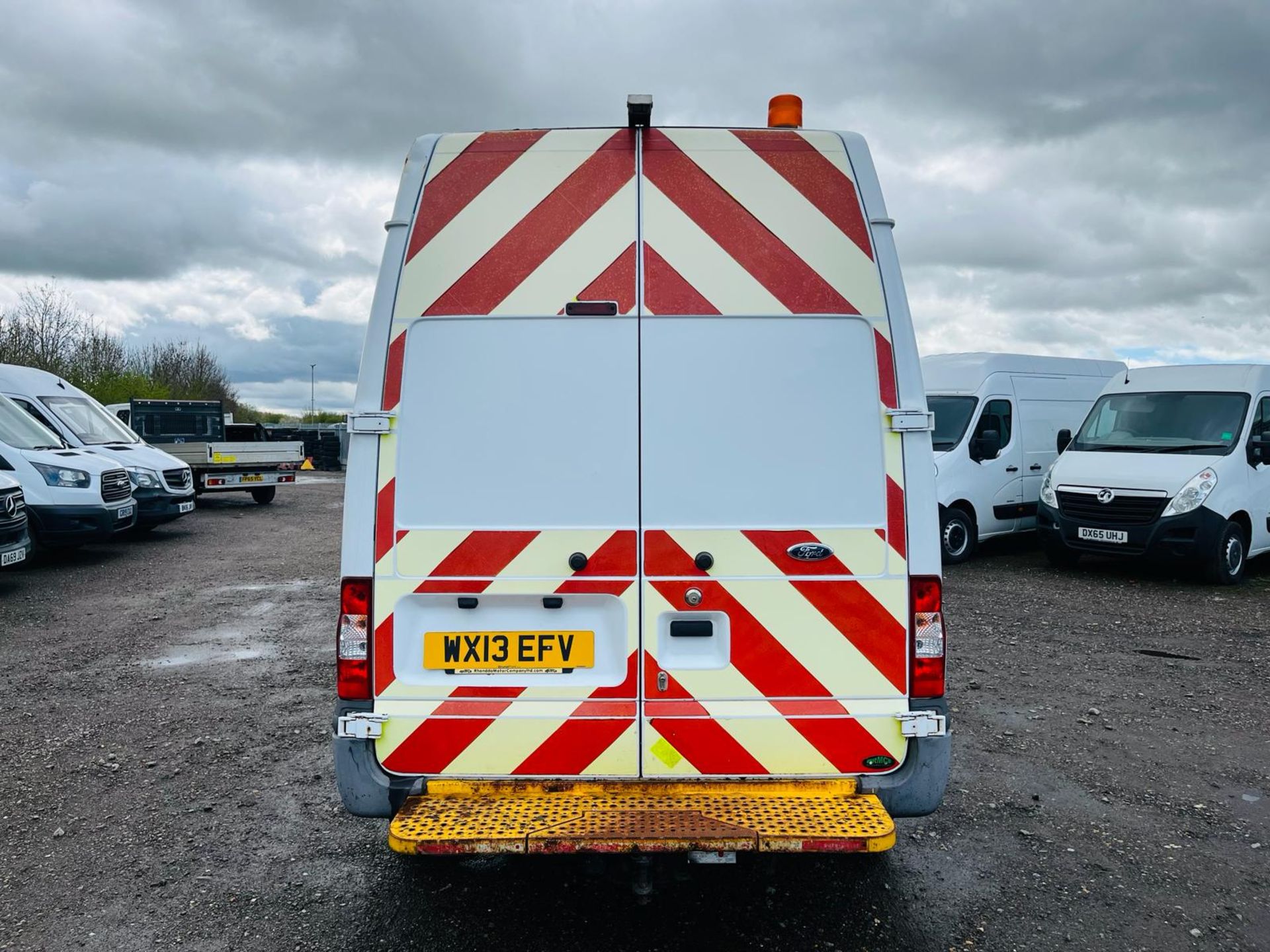 ** ON SALE ** Ford Transit 350 2.2 Tdci 125 H3L3 RWD 2013 '13 Reg'-Tow Bar -Bulkhead -Bluetooth - Image 10 of 30