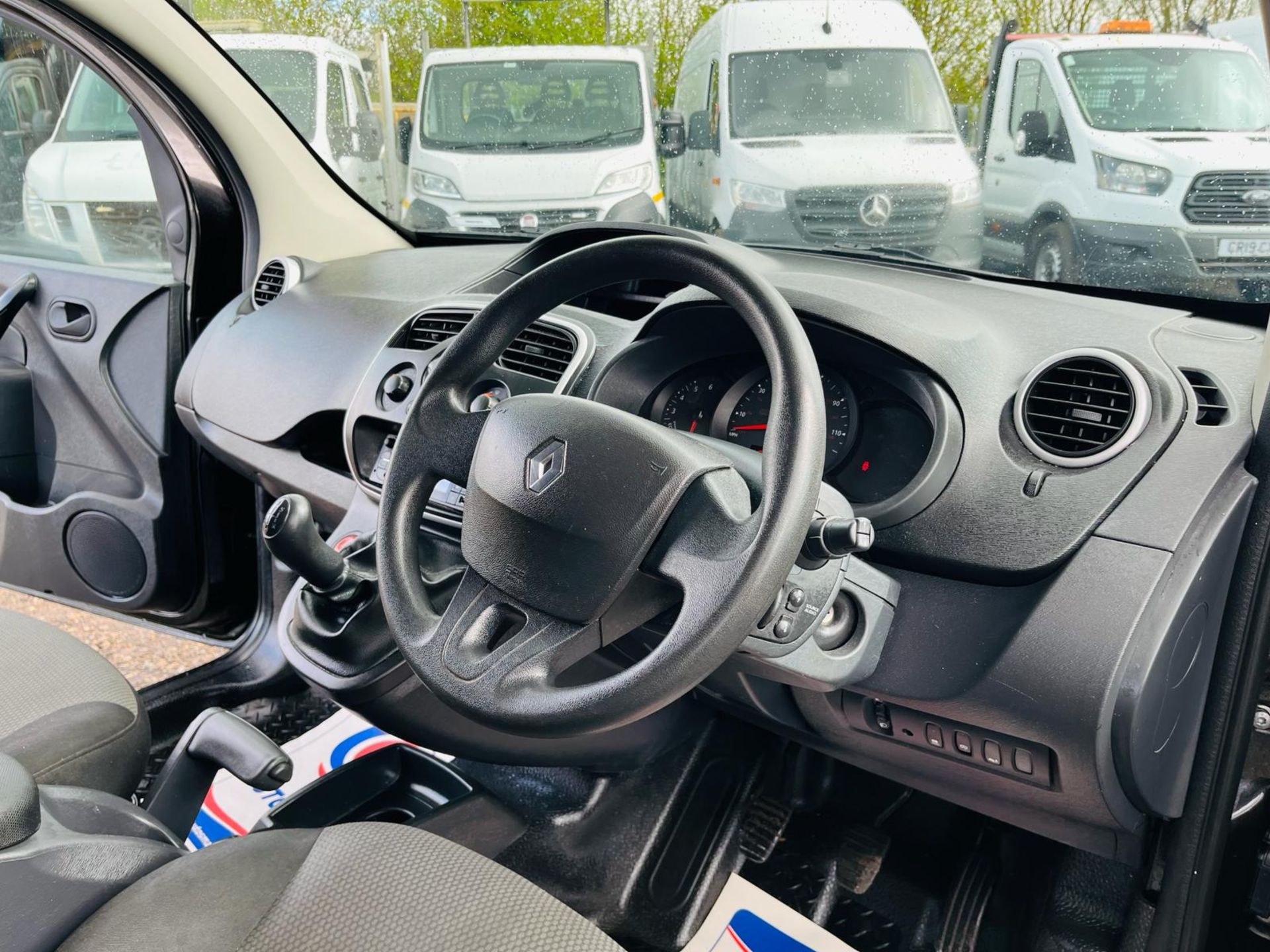 ** ON SALE ** Renault Kangoo Maxi LL21 1.5 DCI Energy 90 Business+ 2019'19 Reg' -A/C -ULEZ Compliant - Image 20 of 30