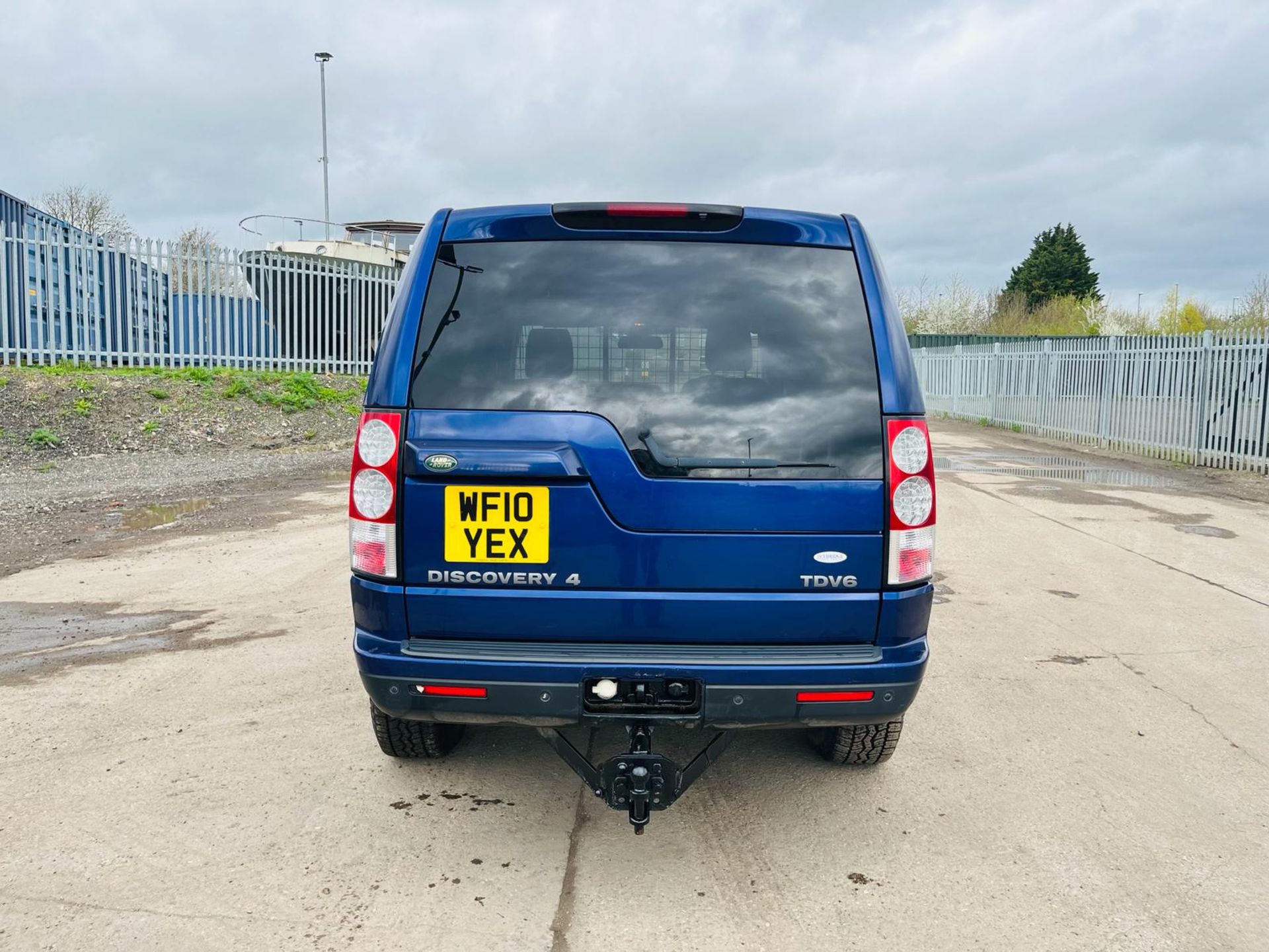 ** ON SALE ** Land Rover Discovery 4 2.7 TDV6 Commercial Van Auto -A/C-Sat Nav-Bluetooth Handsfree - Image 6 of 31