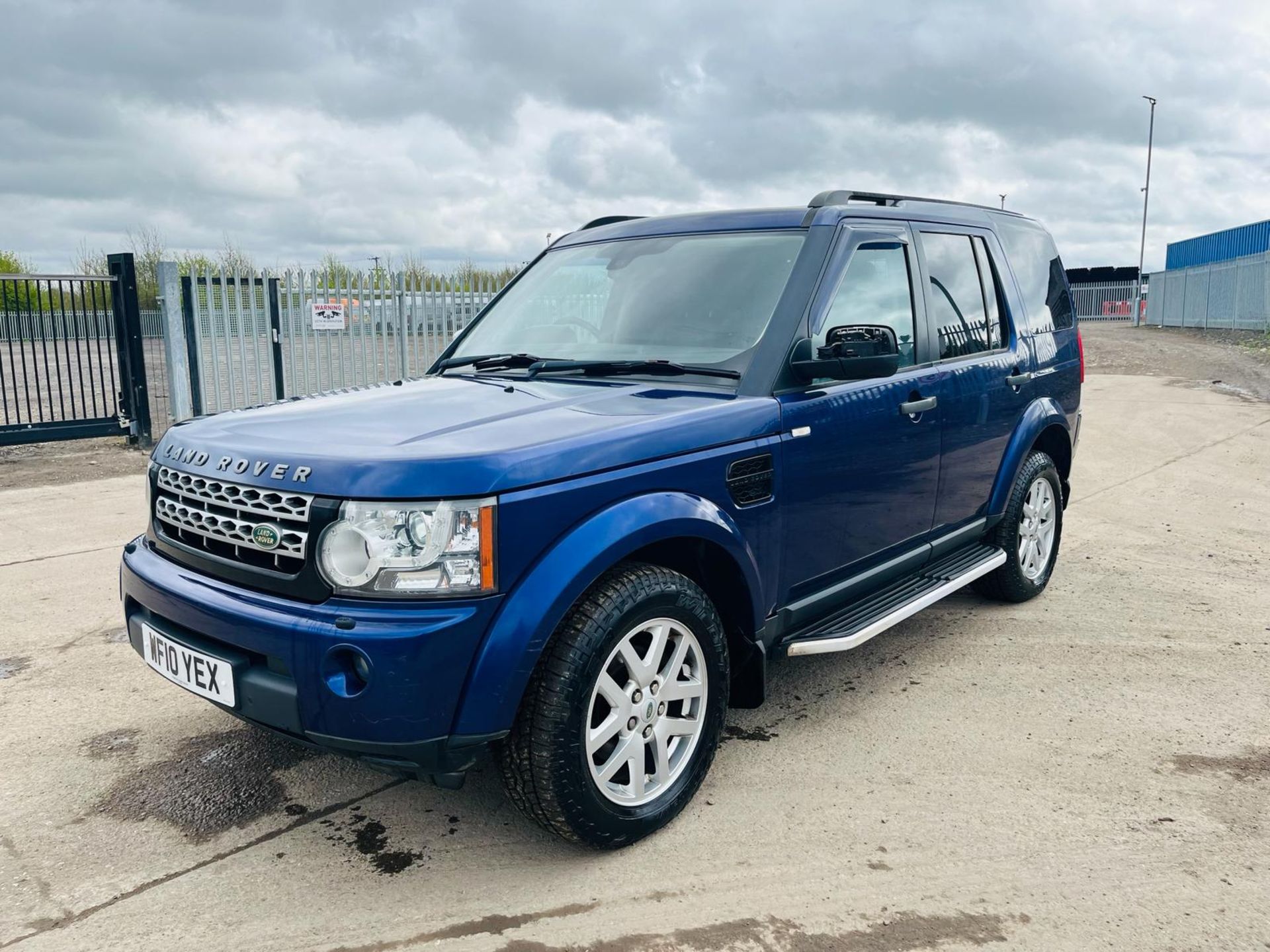 ** ON SALE ** Land Rover Discovery 4 2.7 TDV6 Commercial Van Auto -A/C-Sat Nav-Bluetooth Handsfree - Image 3 of 31