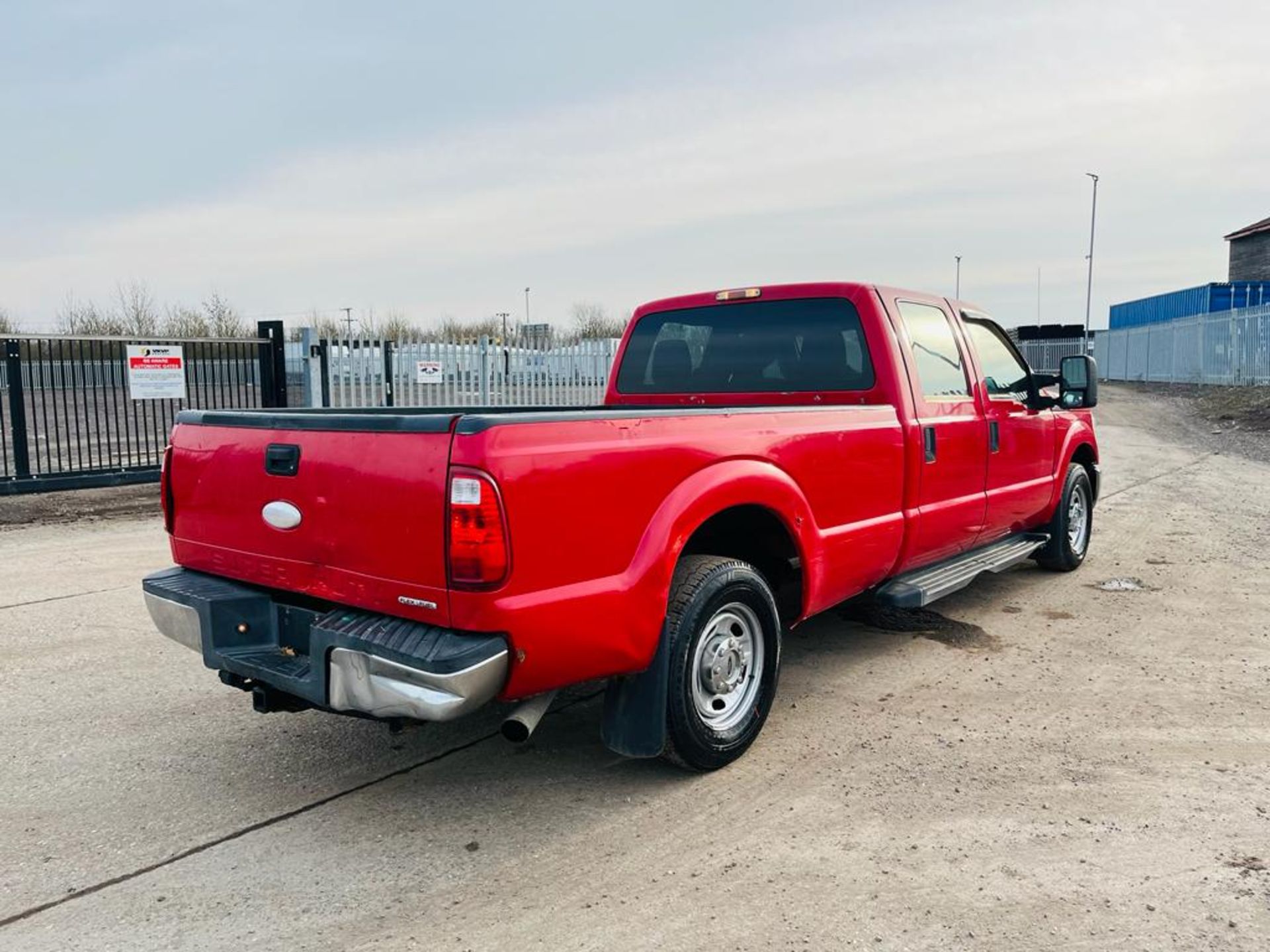 ** ON SALE ** Ford F250 Super Duty XL 6.2L V8 SRW CrewCab '2012 Year' - A/C - Fresh Import - ULEZ - Image 7 of 26