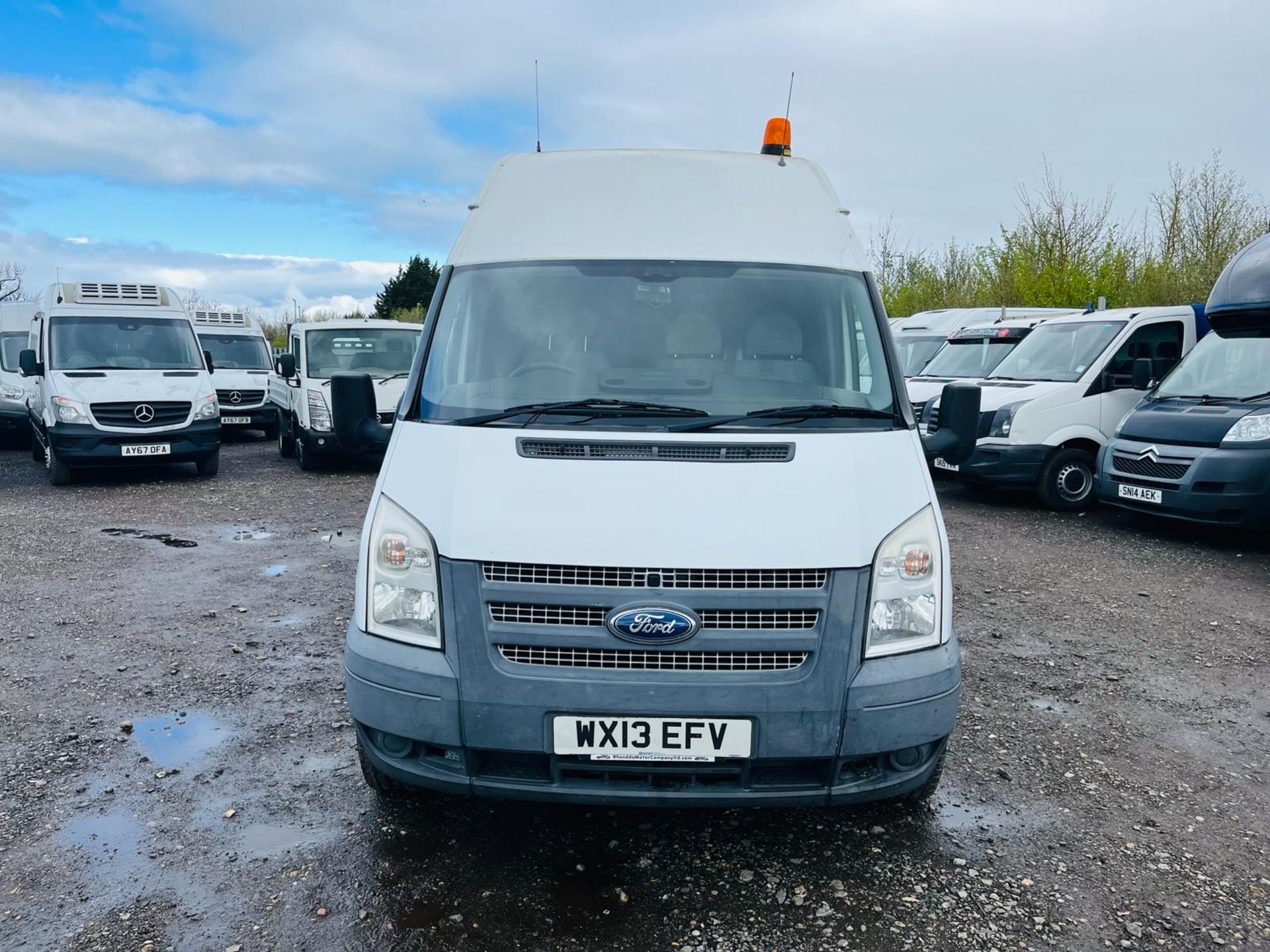 ** ON SALE ** Ford Transit 350 2.2 Tdci 125 H3L3 RWD 2013 '13 Reg'-Tow Bar -Bulkhead -Bluetooth - Image 2 of 30