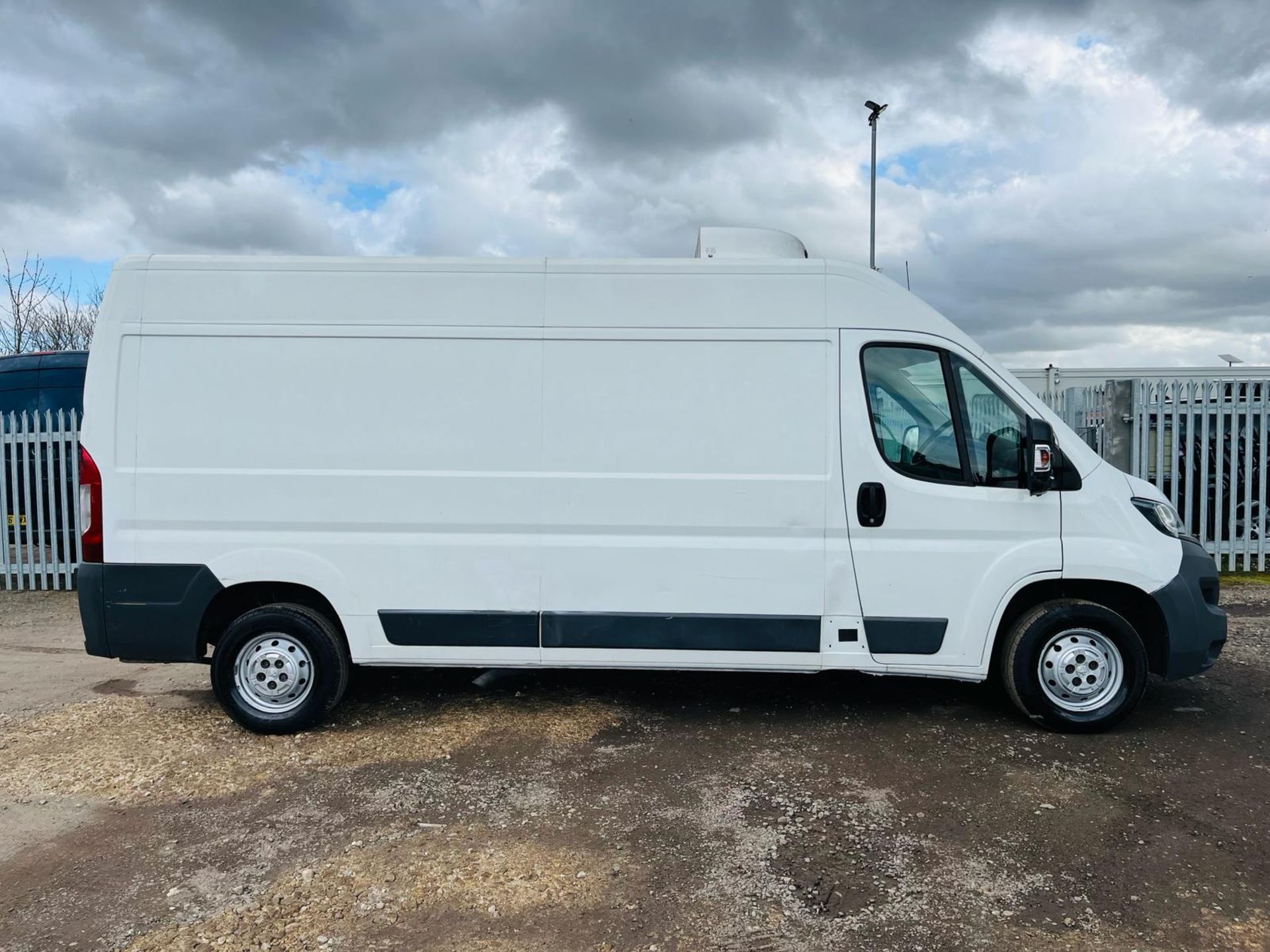 Peugeot Boxer 335 2.0 BLUEHDI 130 L3H2- 2017 '67 Reg'- Refrigerated -ULEZ Compliant - Image 14 of 27