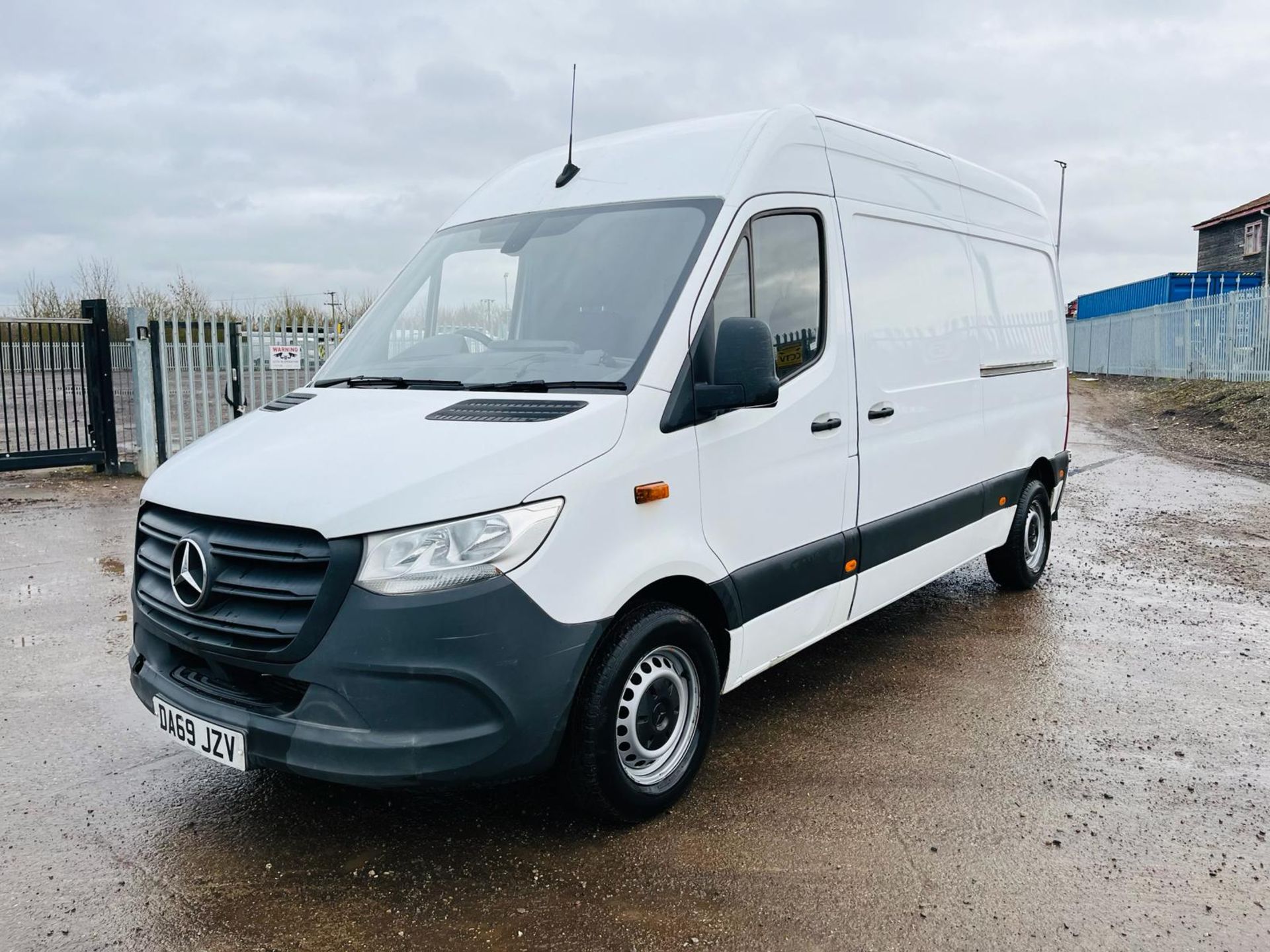 ** ON SALE ** AMercedes Benz Sprinter 2.1 314 CDI L2 H2 FWD 2020 '69 Reg' ULEZ Compliant - One Owner - Image 3 of 28