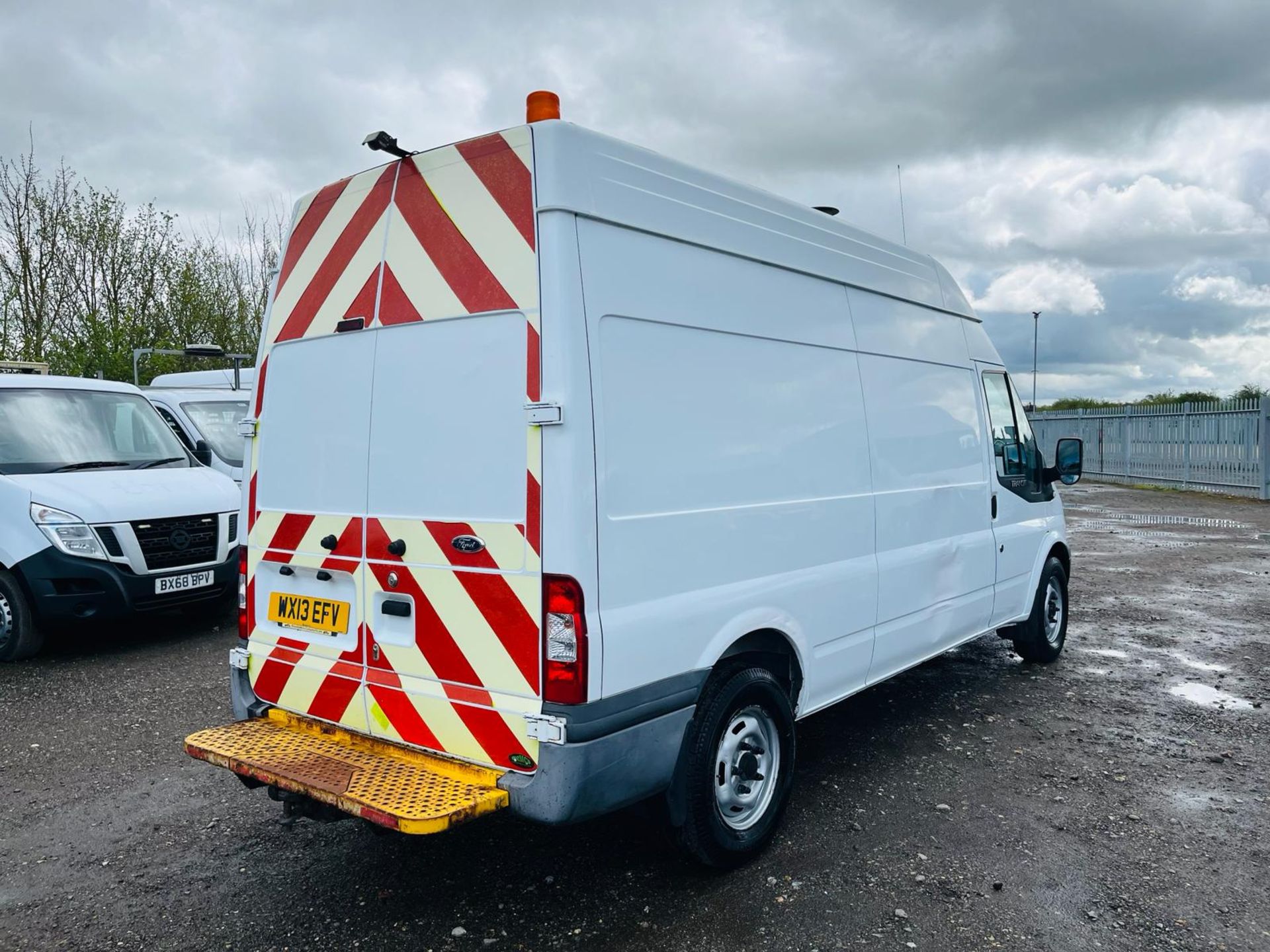 ** ON SALE ** Ford Transit 350 2.2 Tdci 125 H3L3 RWD 2013 '13 Reg'-Tow Bar -Bulkhead -Bluetooth - Image 15 of 30